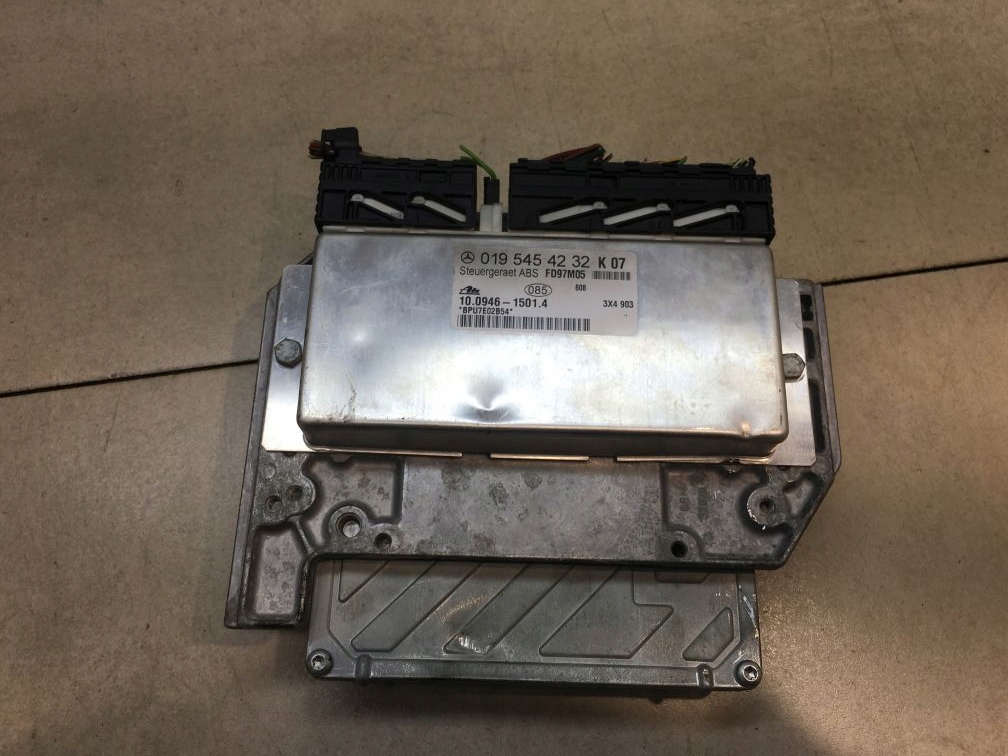 control unit of the engine W210 2.2 D A0225455432 0195454232