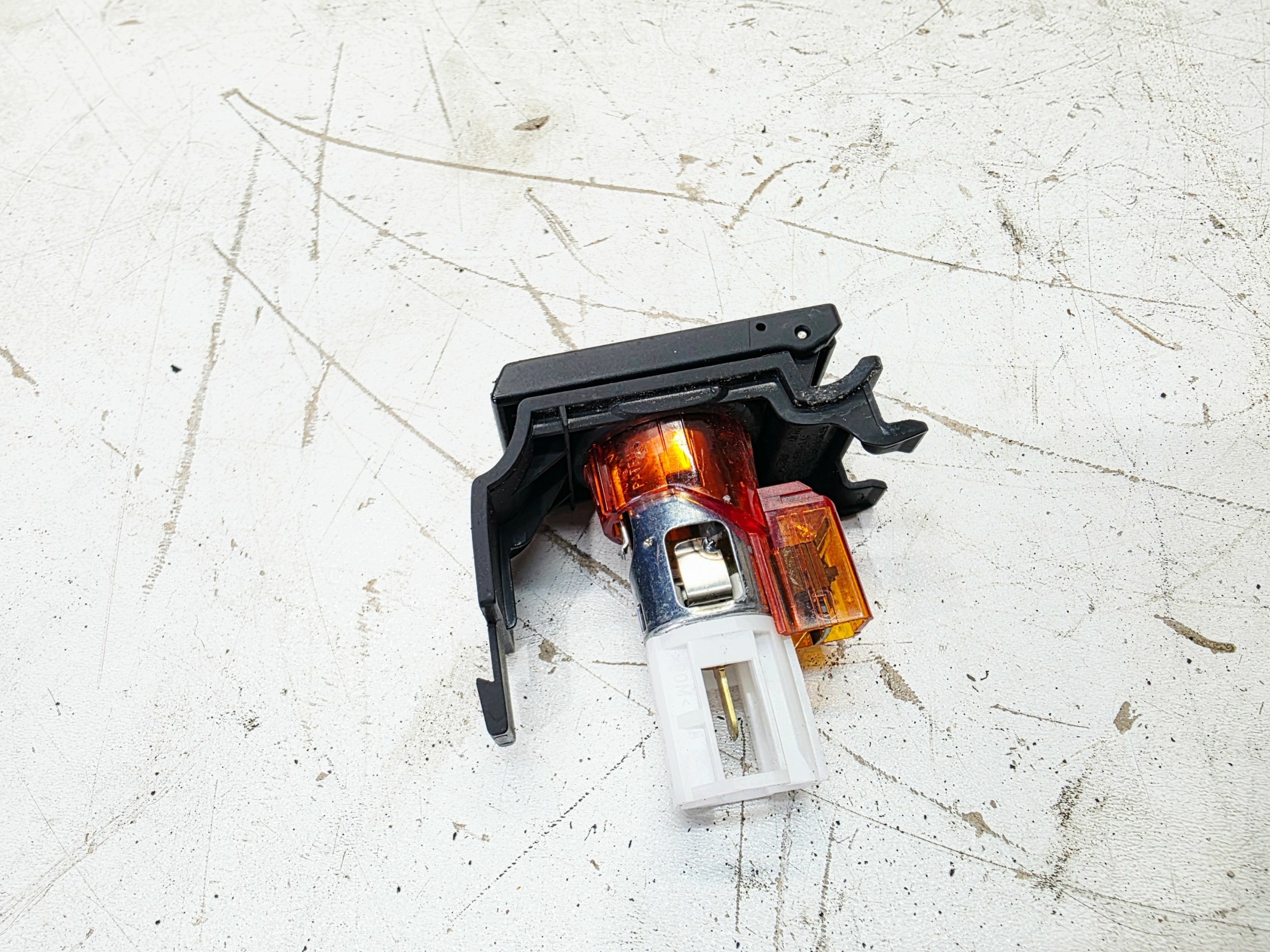 adapter cigarette lighter AUDI A3 8P LIFT 8P0863387A 3/26