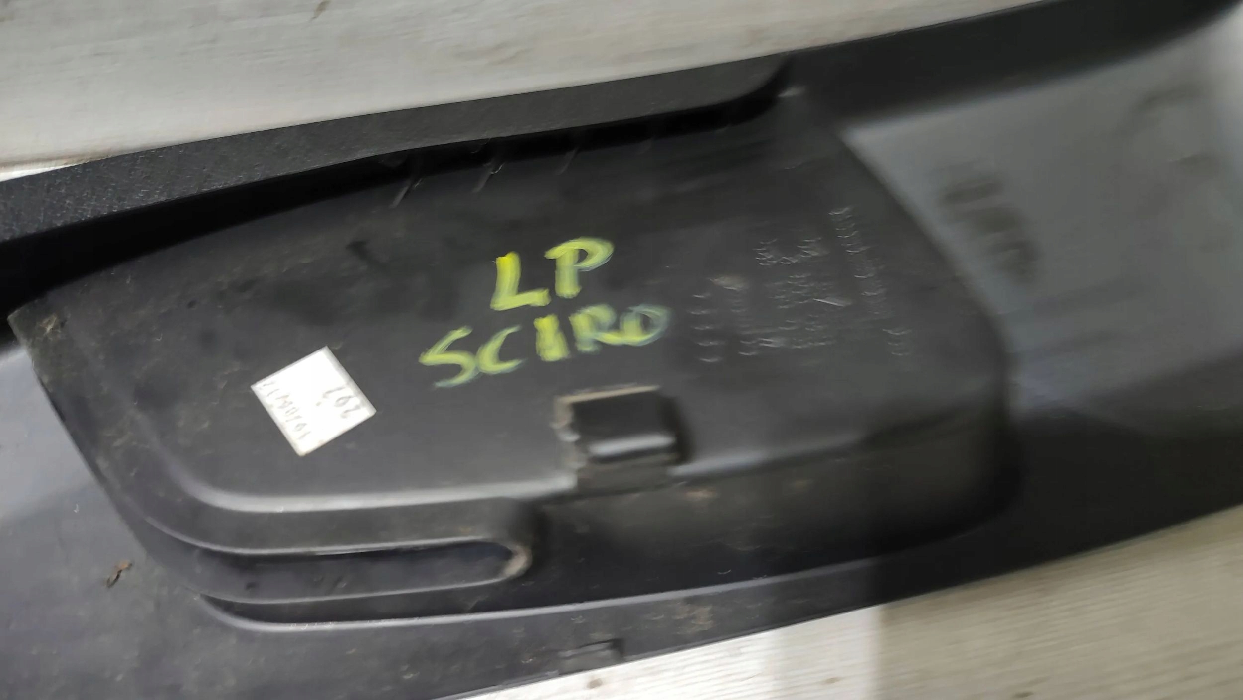 Volkswagen Scirocco 2013 cover seat