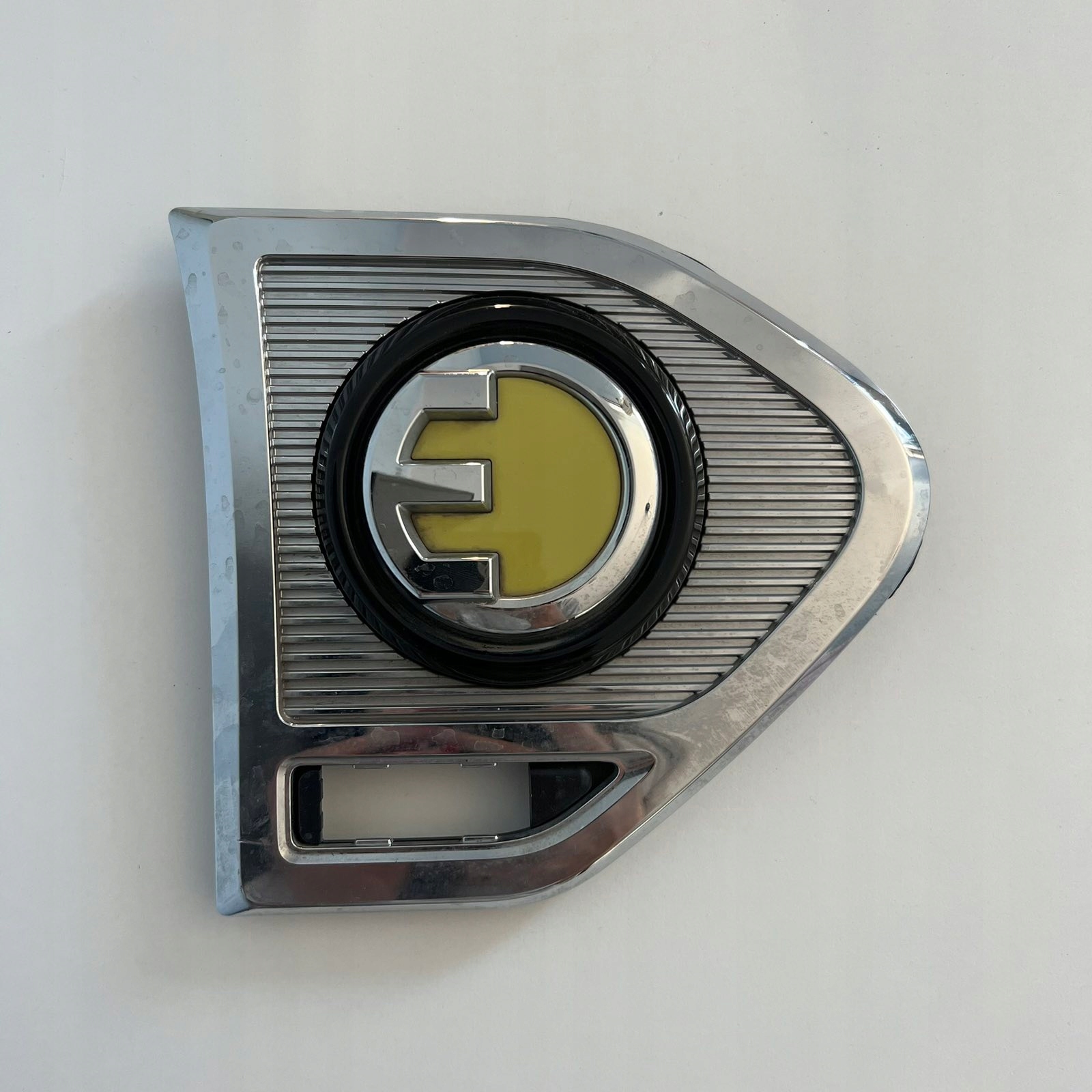 MINI COUNTRYMAN F60 right front moulding grid cap 7414100