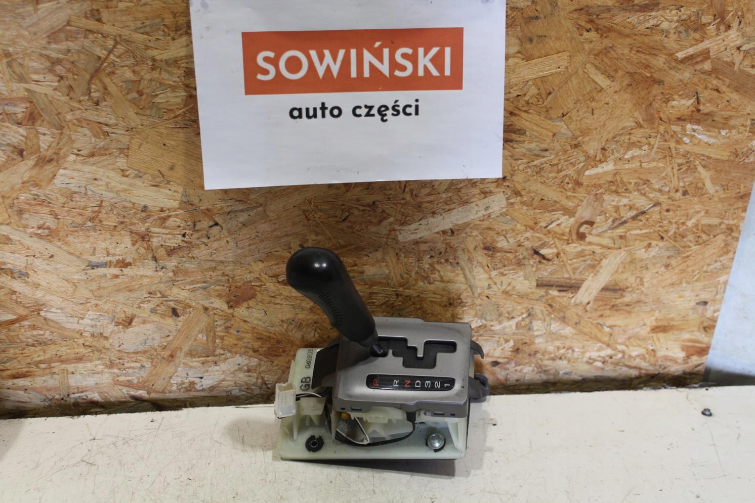 Subaru w Lewarki i wybieraki skrzyni biegów oryginał z logo