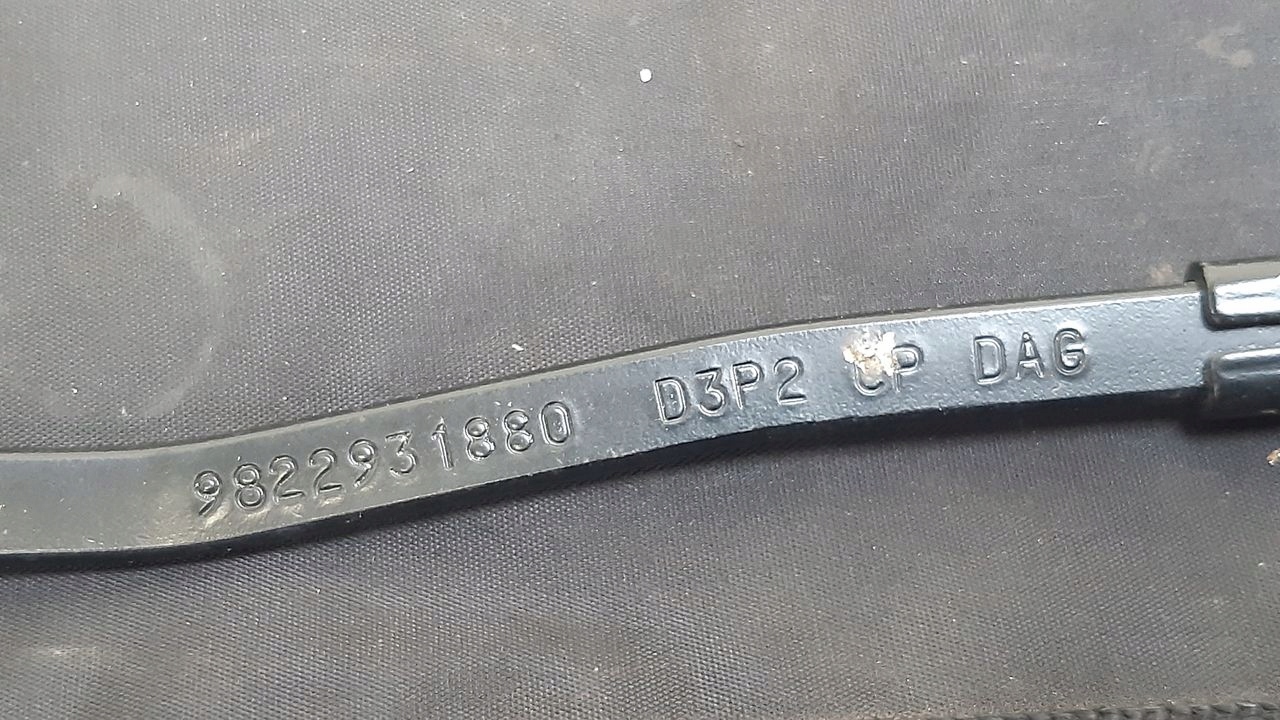 wiper arm right Opel Corsa F