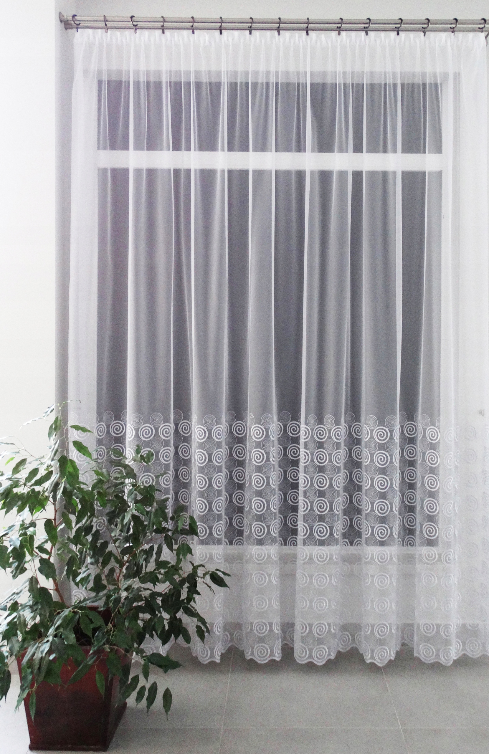 Mg Záclona Waria síť Bílá výšivka stříbro 300 x 250 cm šitá