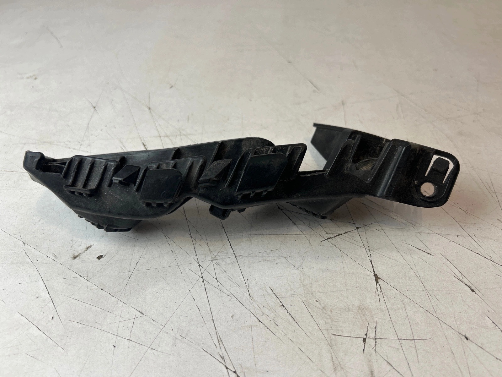 bumper bracket front right Ssangyong korando III