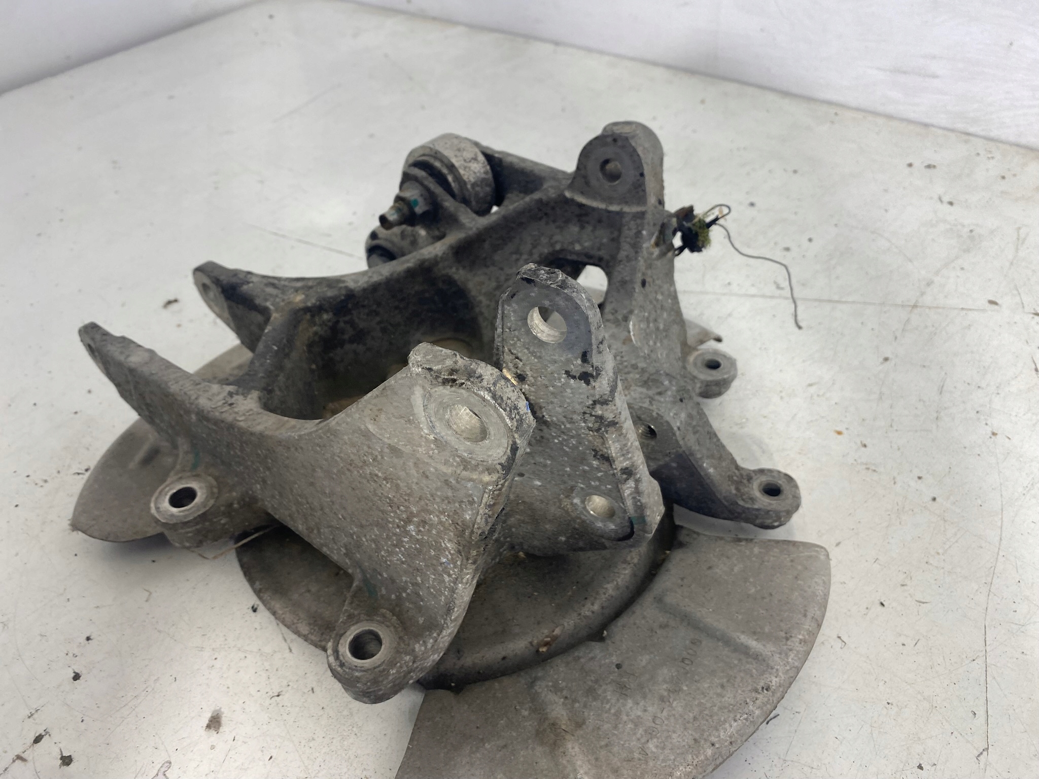 поворотный кулак, цапфа правая зад tesla MODEL S европа