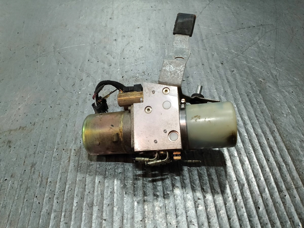 POMPA DACHU MERCEDES-BENZ SLK A1708000030 2.3 K