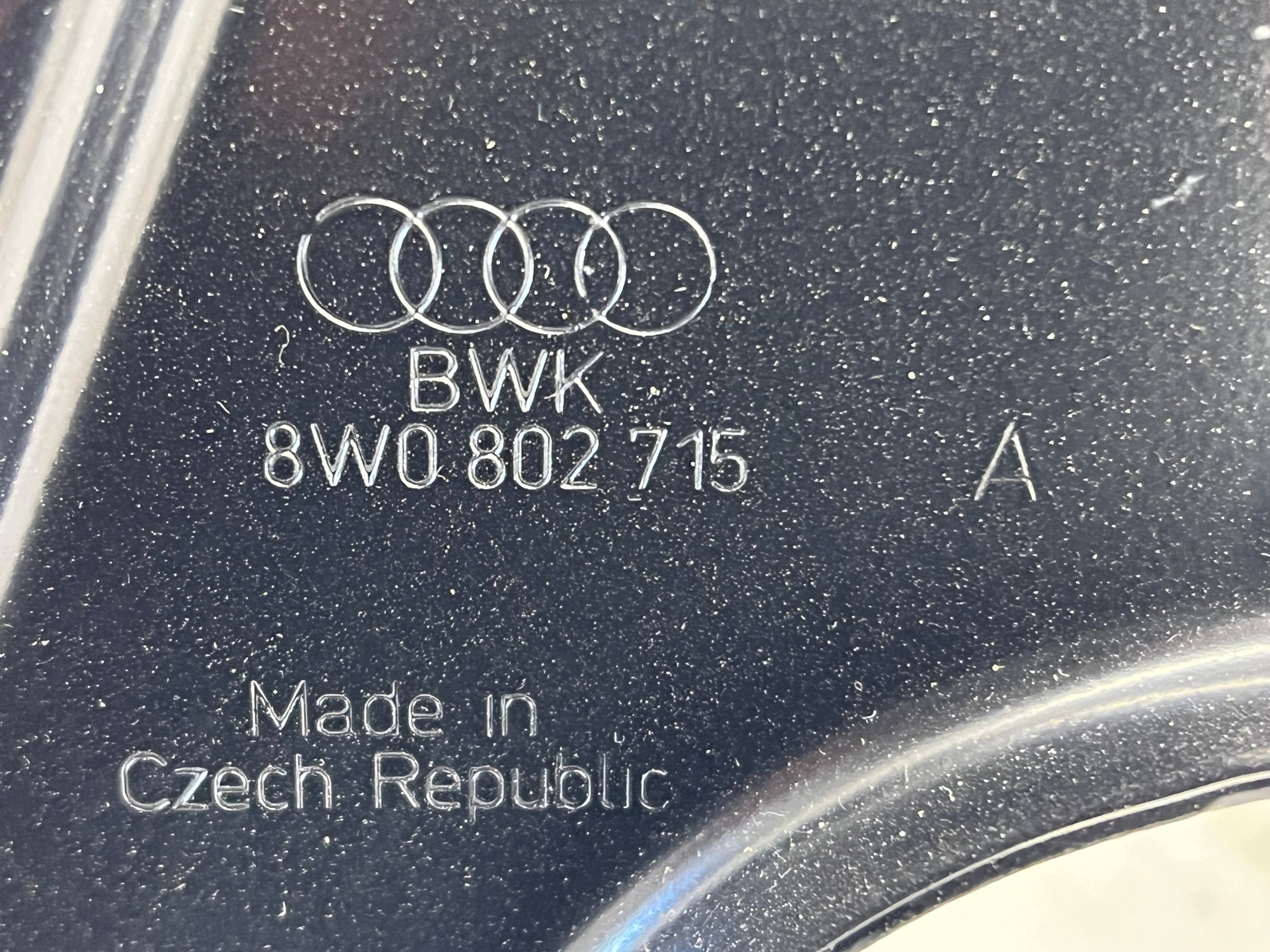 AUDI A4 B9 holder bracket wheels DOJAZDOWEGO 8W0802715A