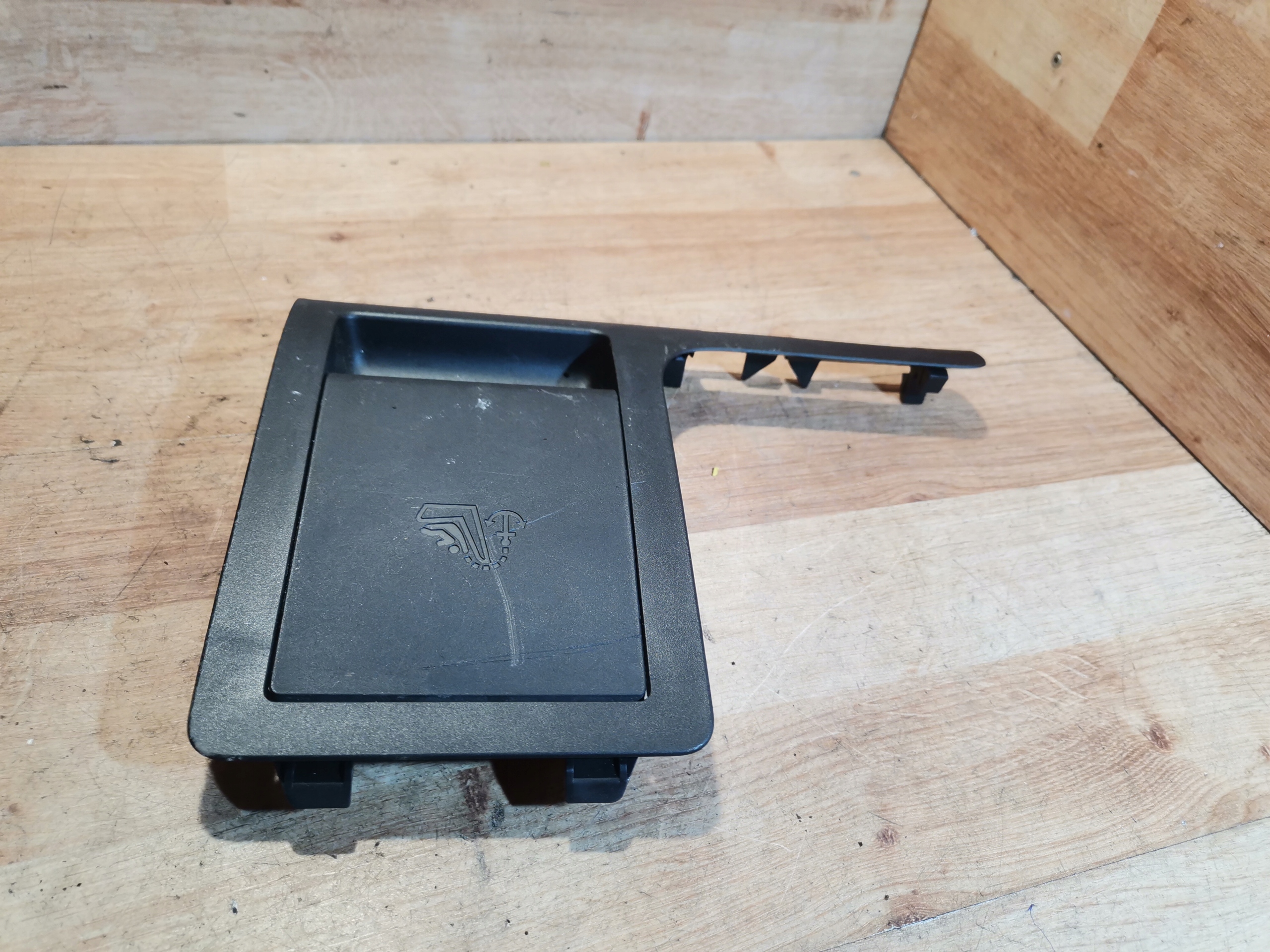 Blende Abdeckung ISOFIX SITZ MAZDA 6 GHK1-T03RY GJ