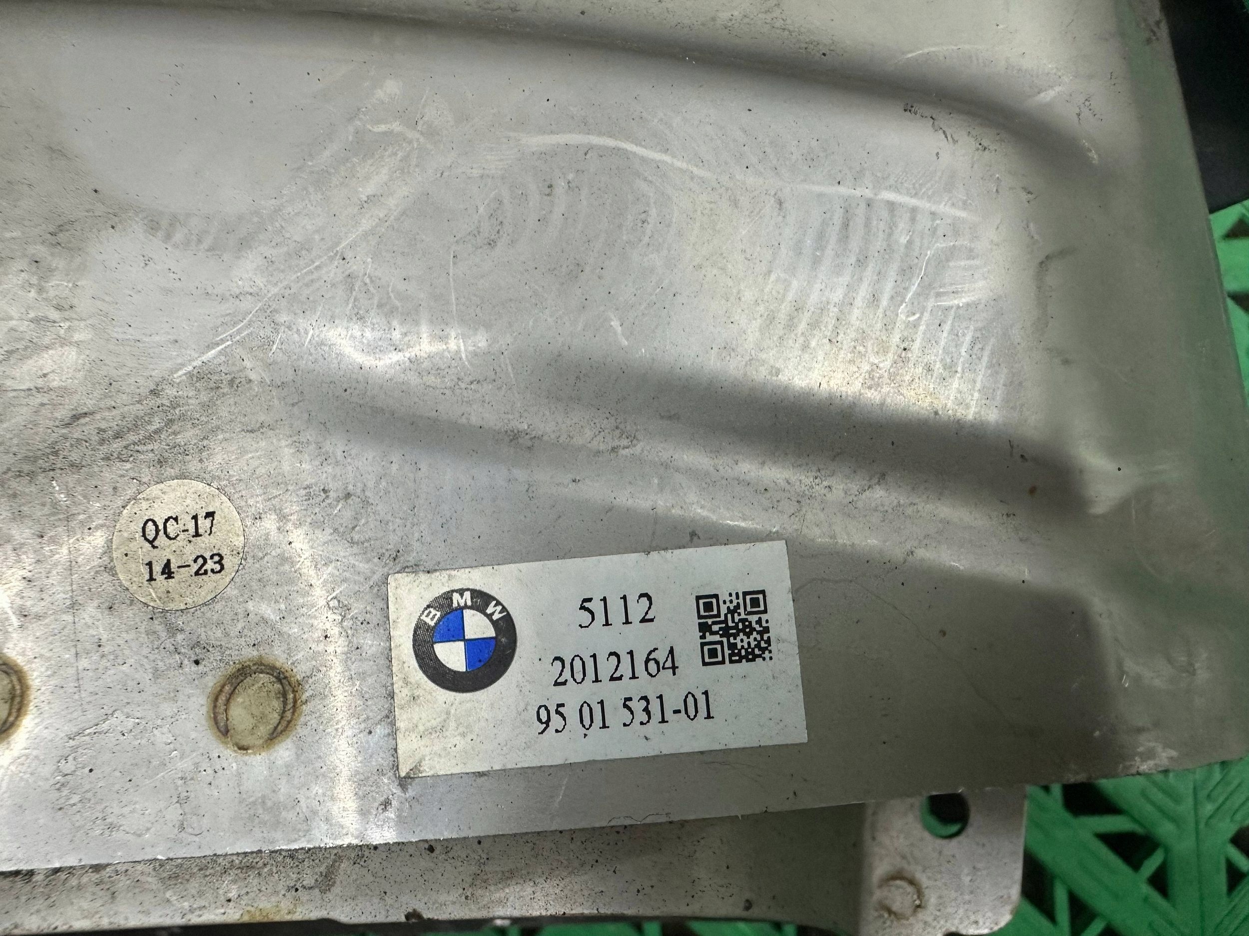 terminale dello scarico BMW 7 G70 9501531