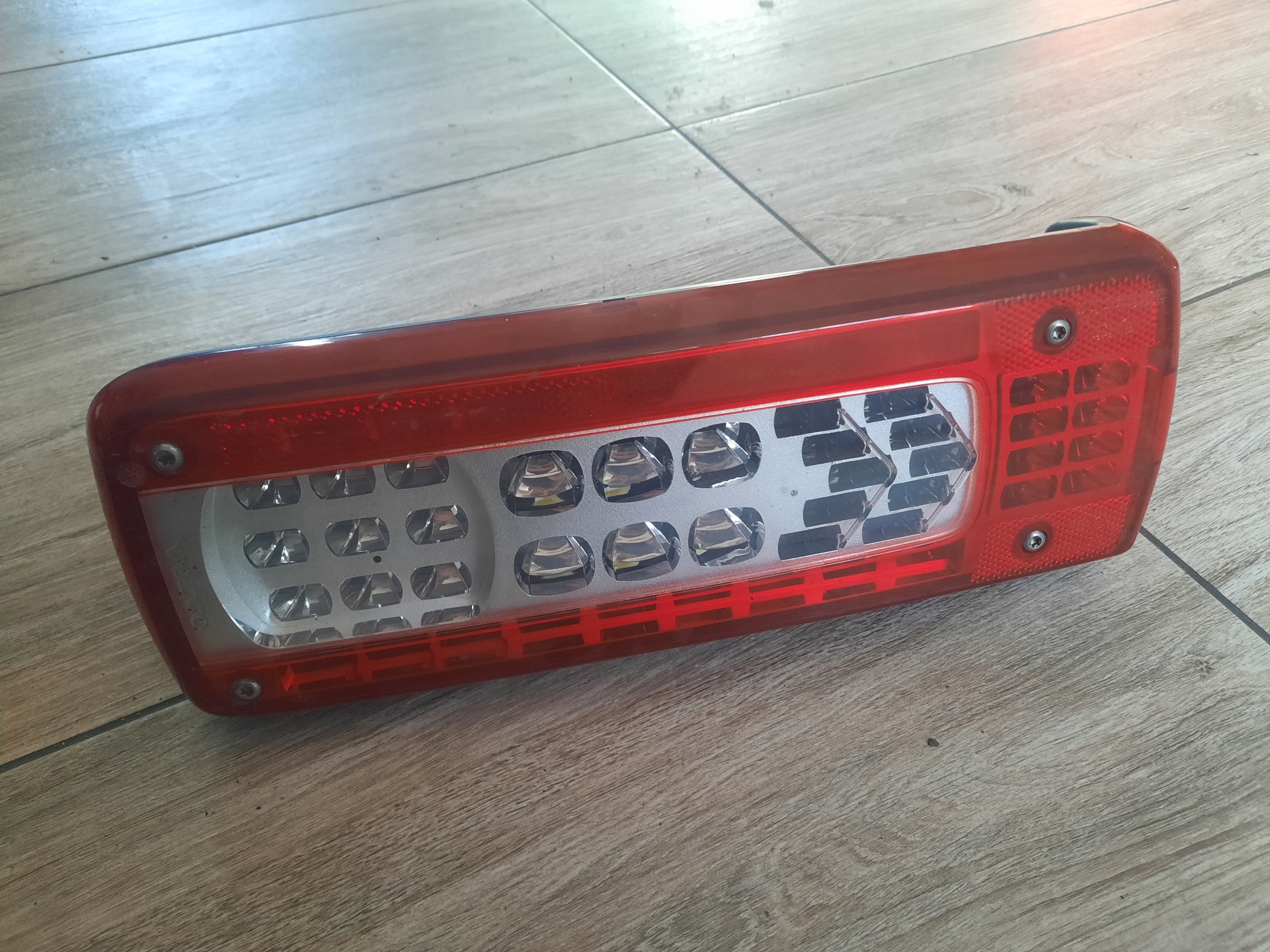 LAMPA TYLNA LEWA TYŁ LED VOLVO FH 4 FM 4