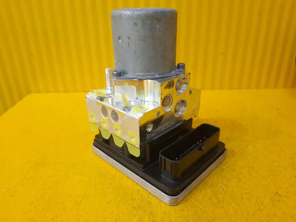 Mercedes-Benz E W213 насос ABS A2139003935