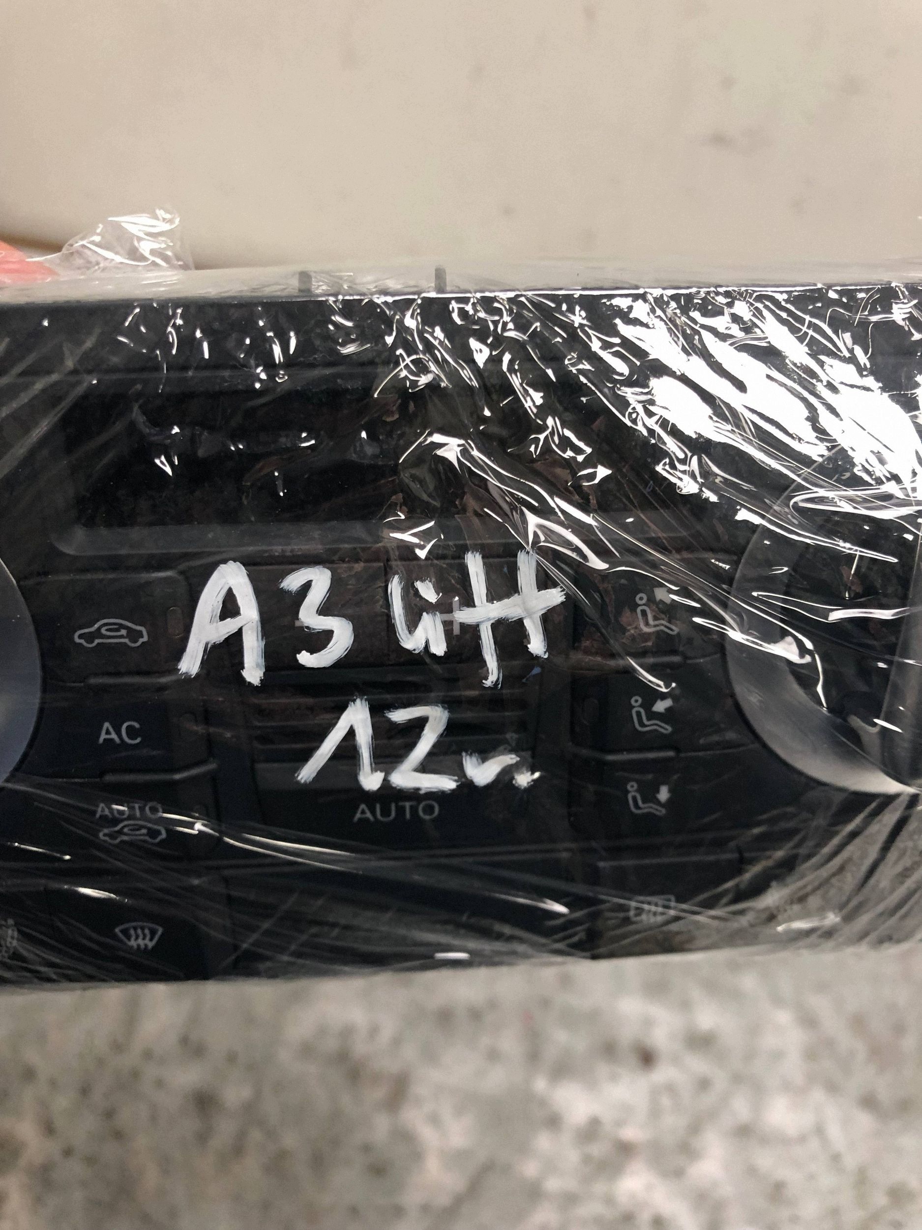commande de climatisation AUDI A3 8P LIFT 8P0820043BN