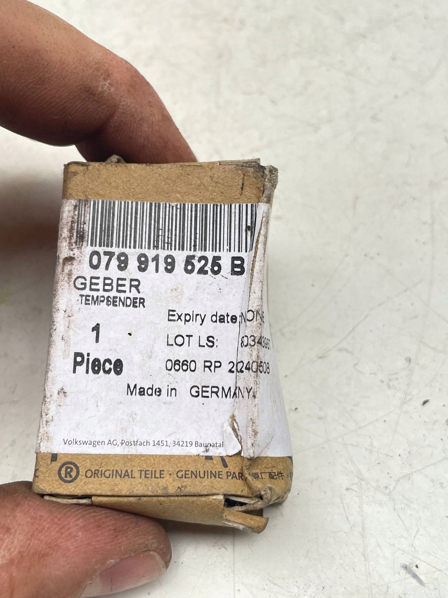 OE VAG snímač teploty vody VW GOLF 2,0 13- 079919525B !J