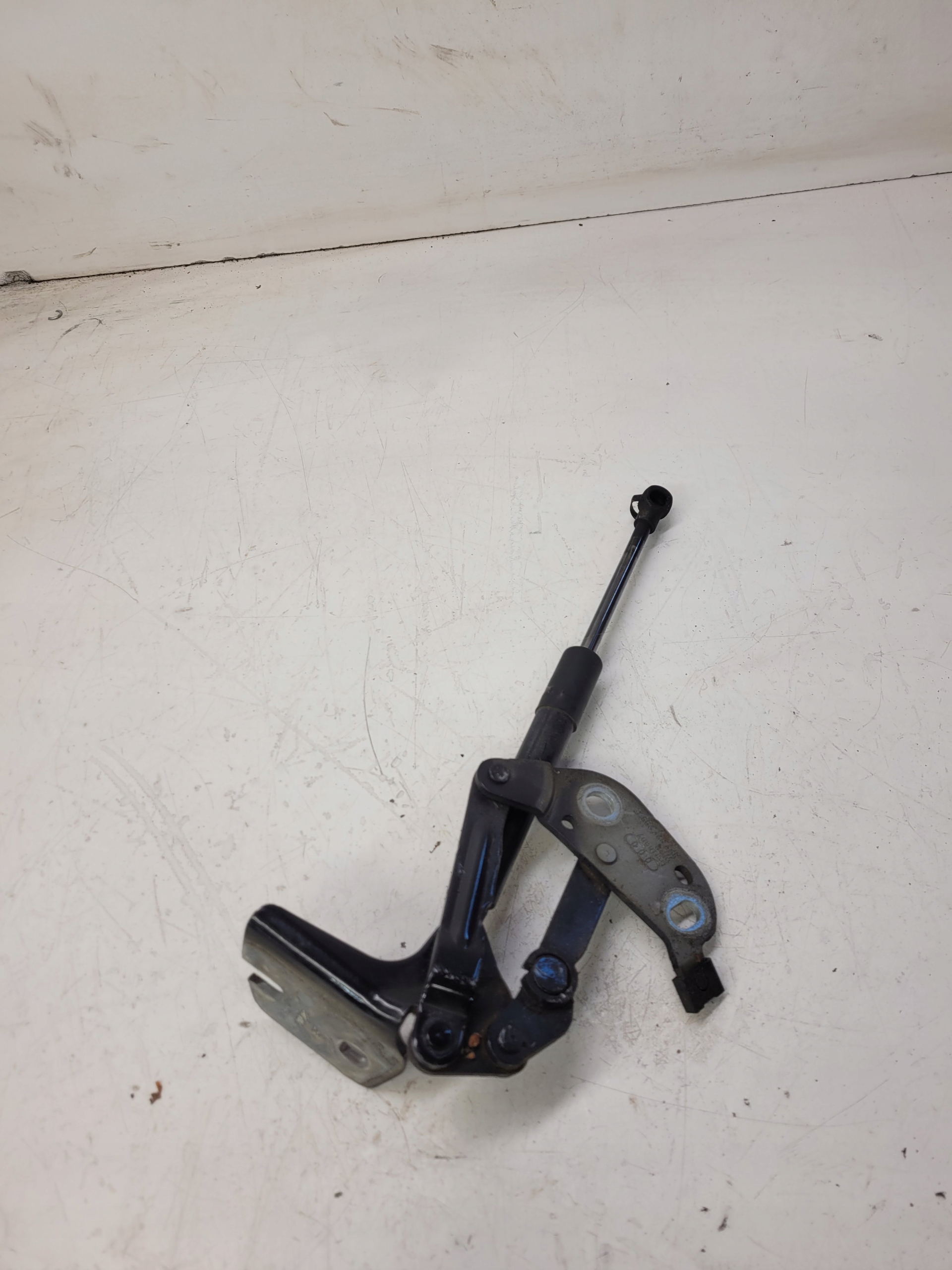 hinge bonnet left rear part AUDI A3 CABRIO 8P7827299E