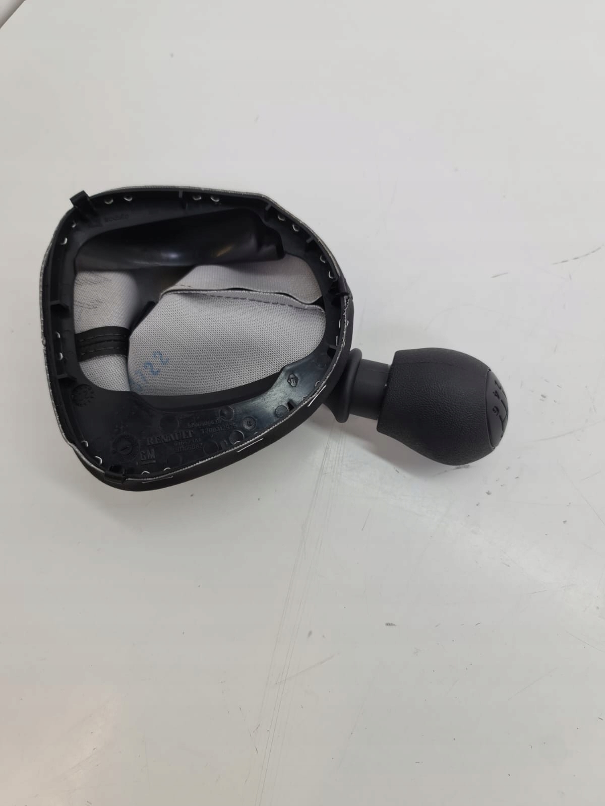 MIESZEK GAŁKA ZMIANY BIEGÓW TRAFIC VIVARO Producent części Renault OE