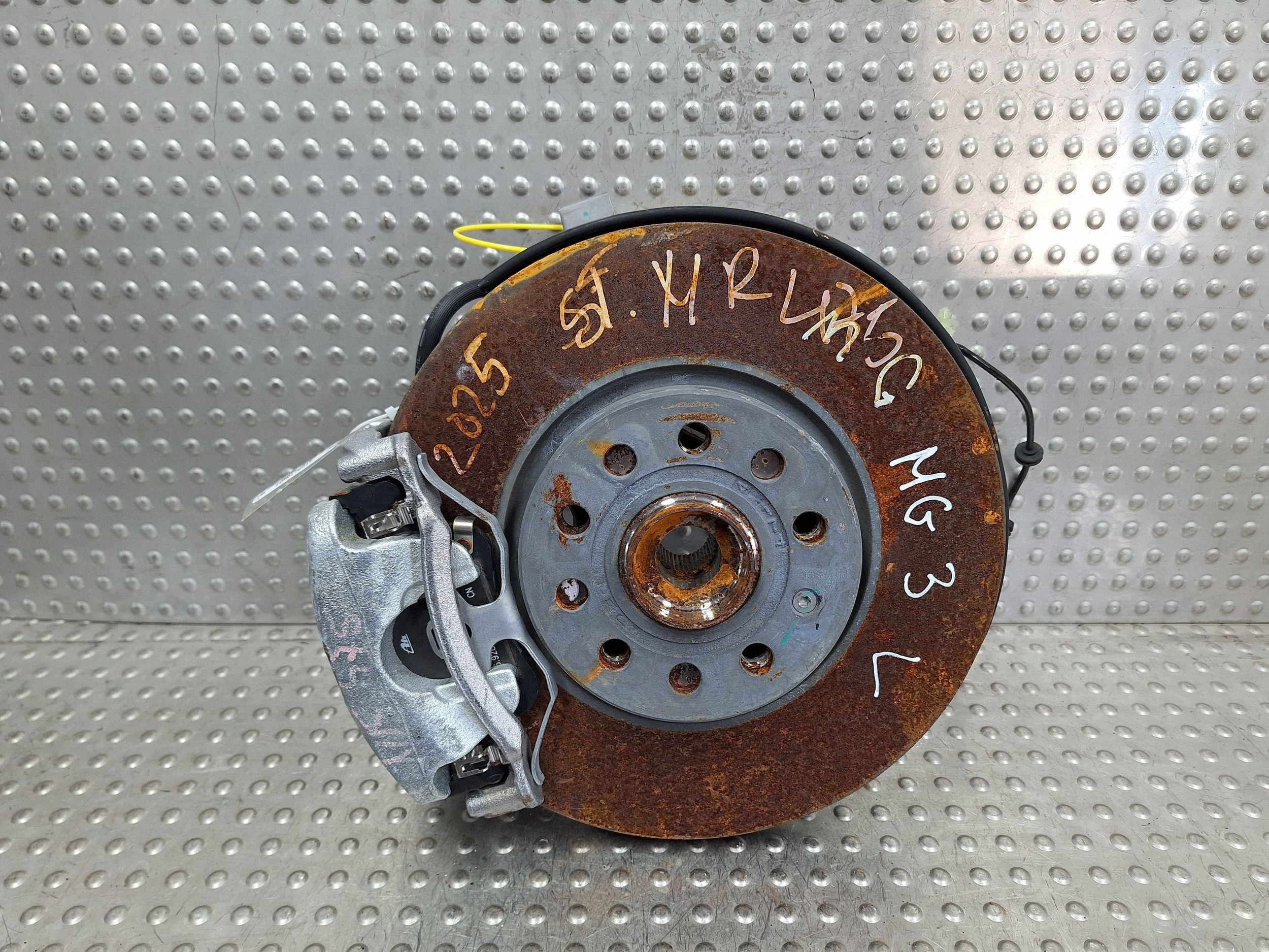 swing left front MG 3 III 24-26 1.5 caliper