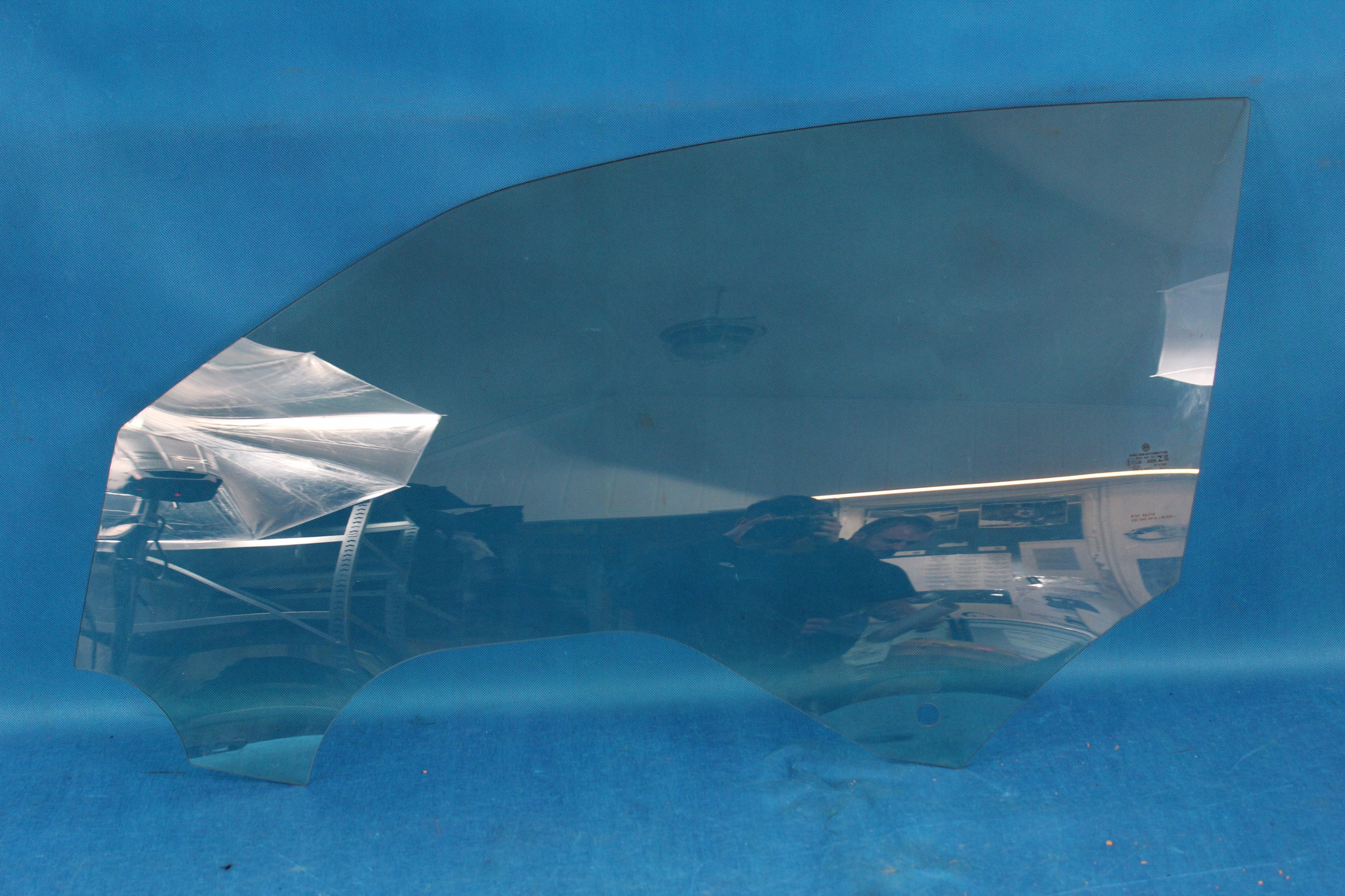 2GC845201A - VW T-ROC КАБРИОЛЕТ СТЕКЛО ЛЕВОЙ ДВЕРИ AS2 20R