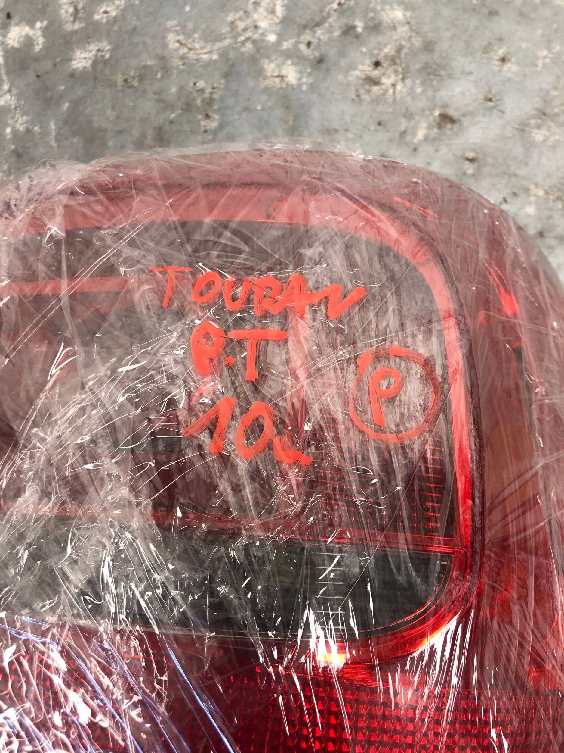light right rear part VW TOURAN II 1T0945096R