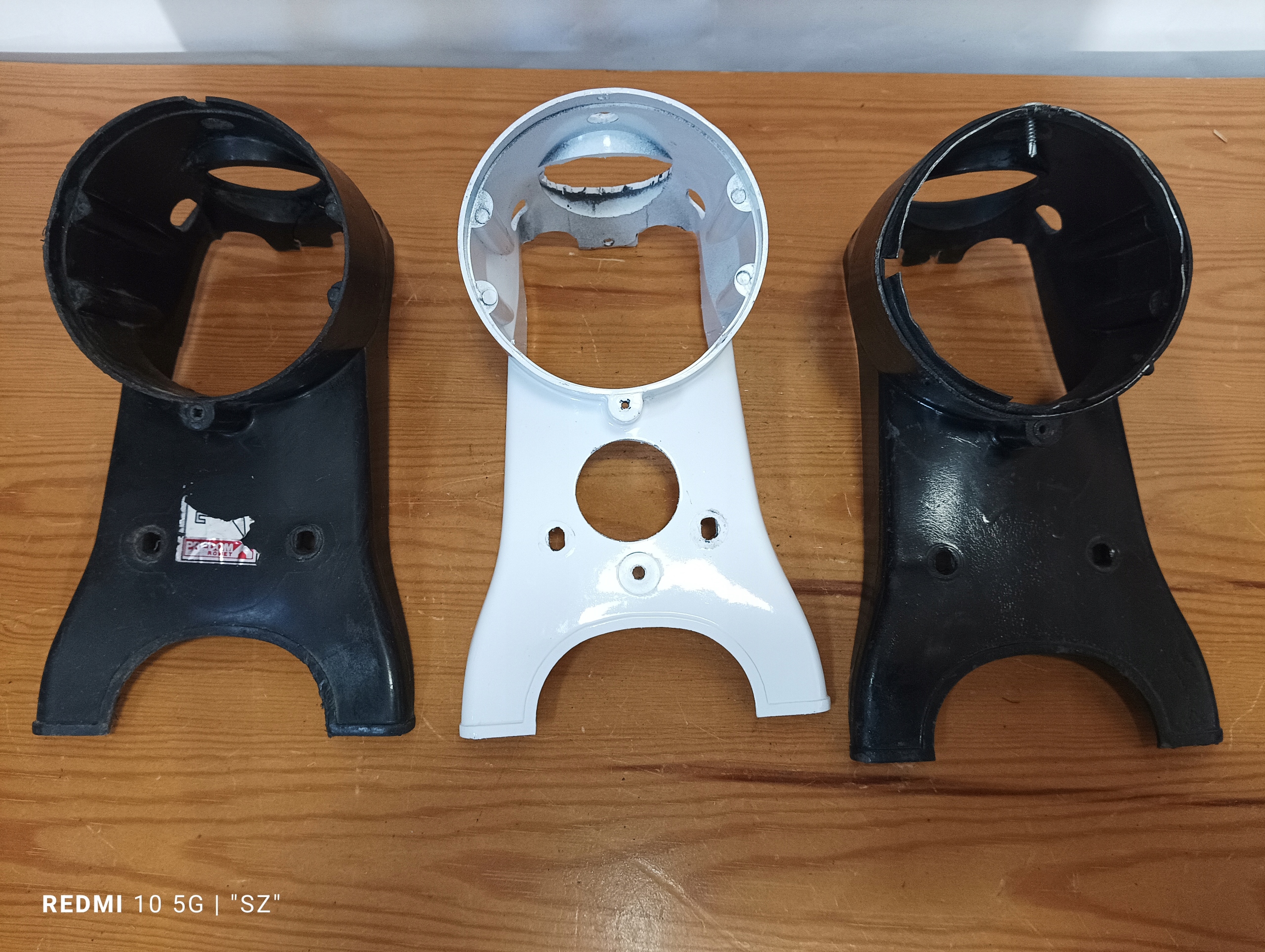 KOMAR SZTYWNIAK - LAMPA PRZÓD - OBUDOWA x 3.