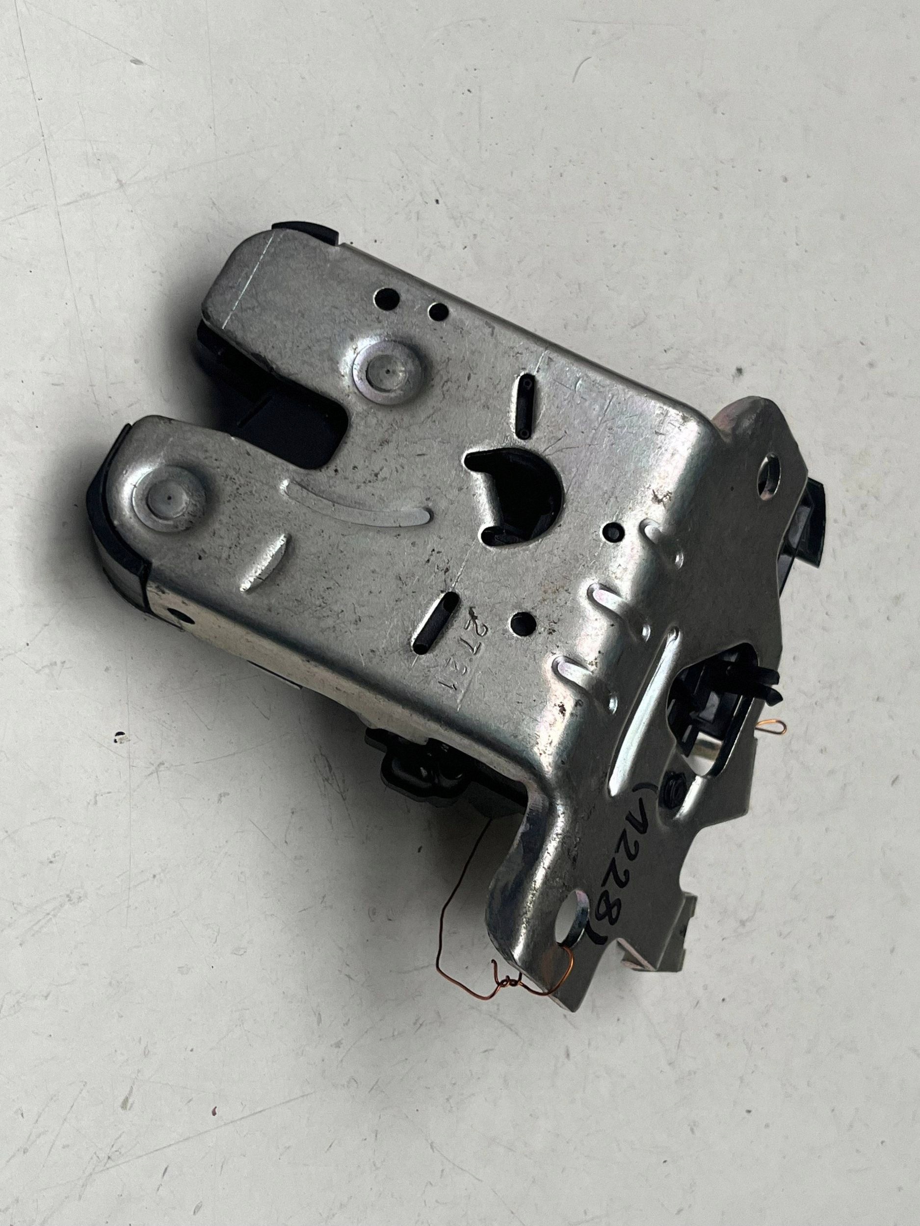 lock bonnet boot SKODA SCALA 654827505 @M