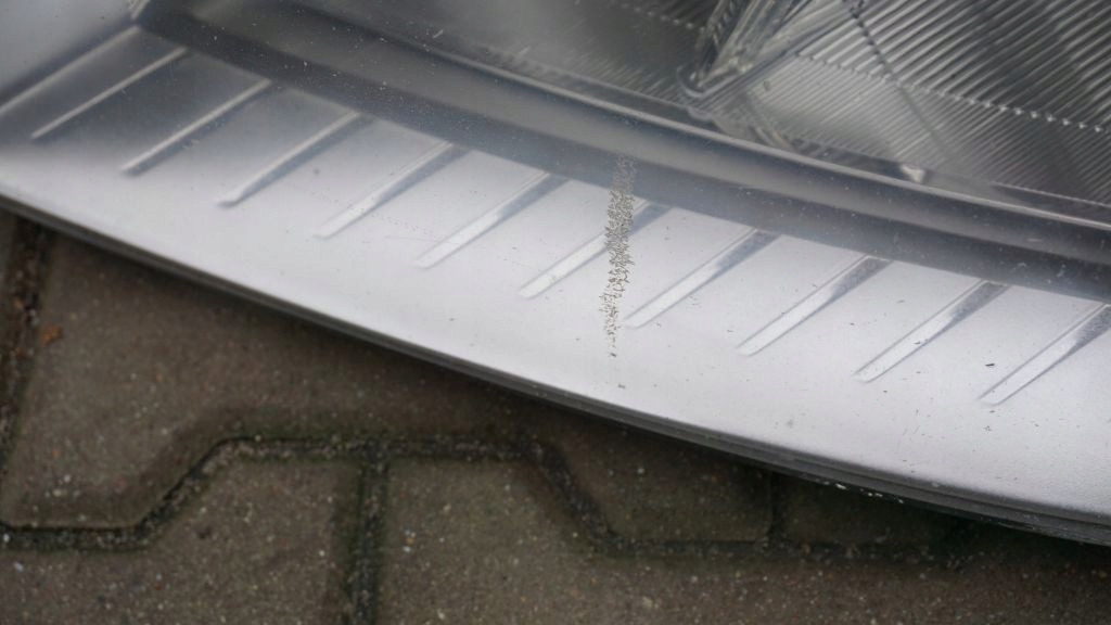 VOLVO S80 V70 XC70 - left light front