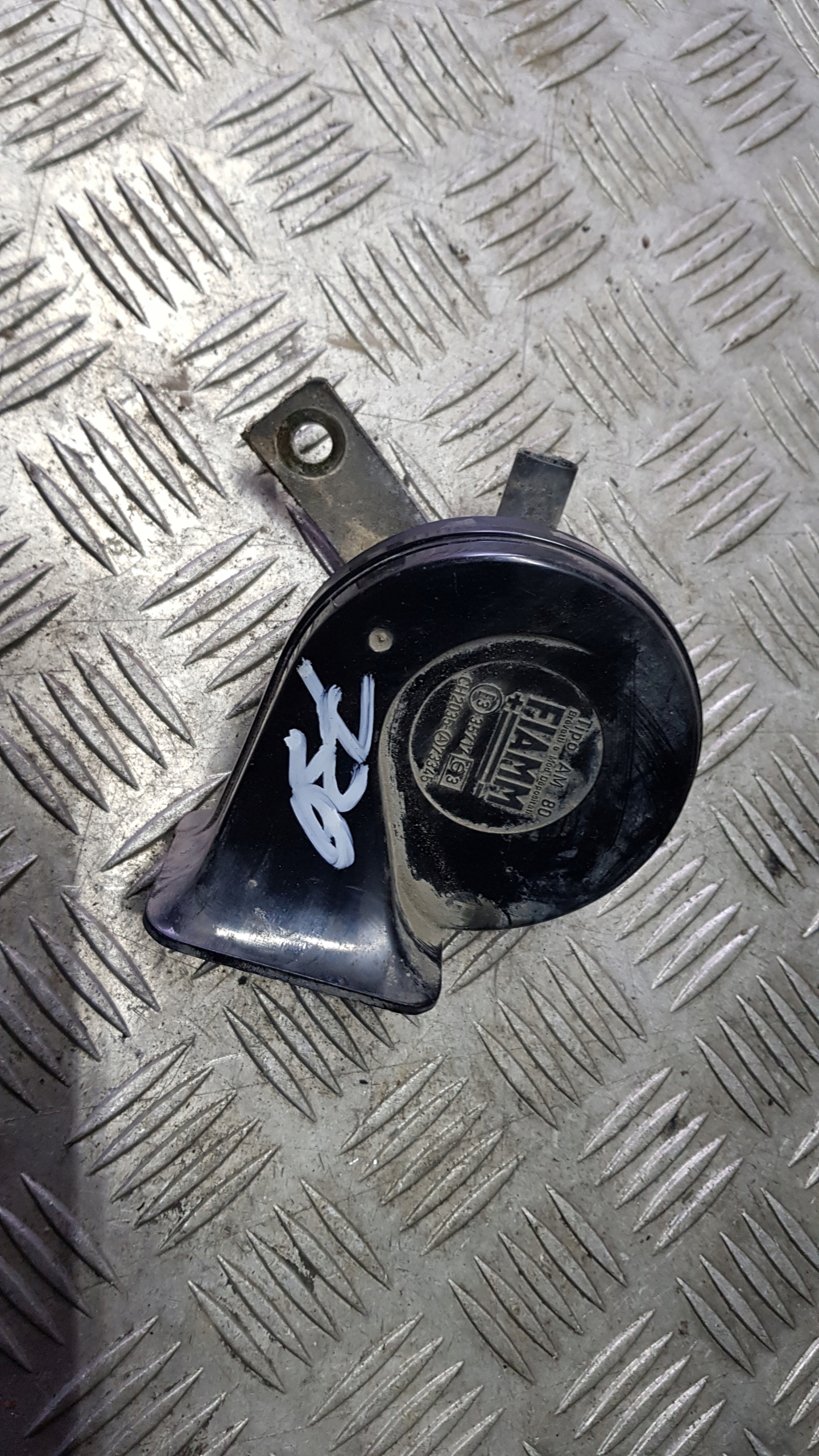 BMW E38 7 KLAKSON SYGNAŁ DZWIĘKOWY Typ samochodu Samochody osobowe