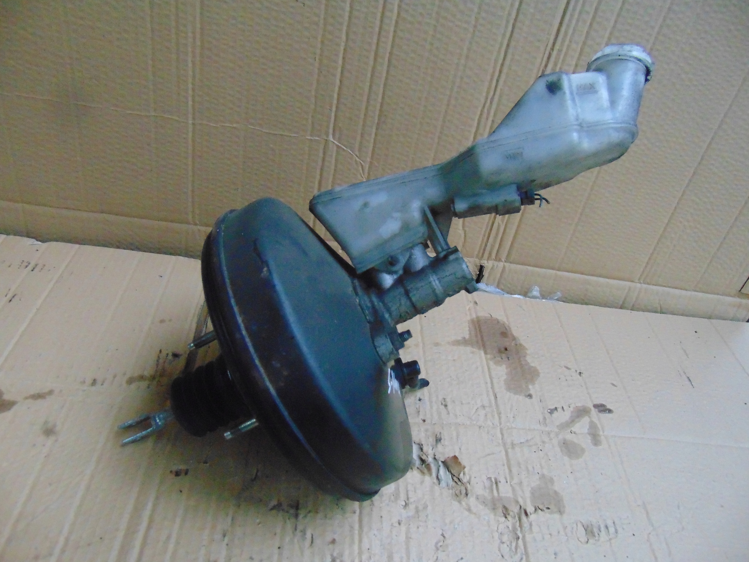 SERWO POMPA HAMULCOWA FORD FIESTA MK7 Producent części Ford OE