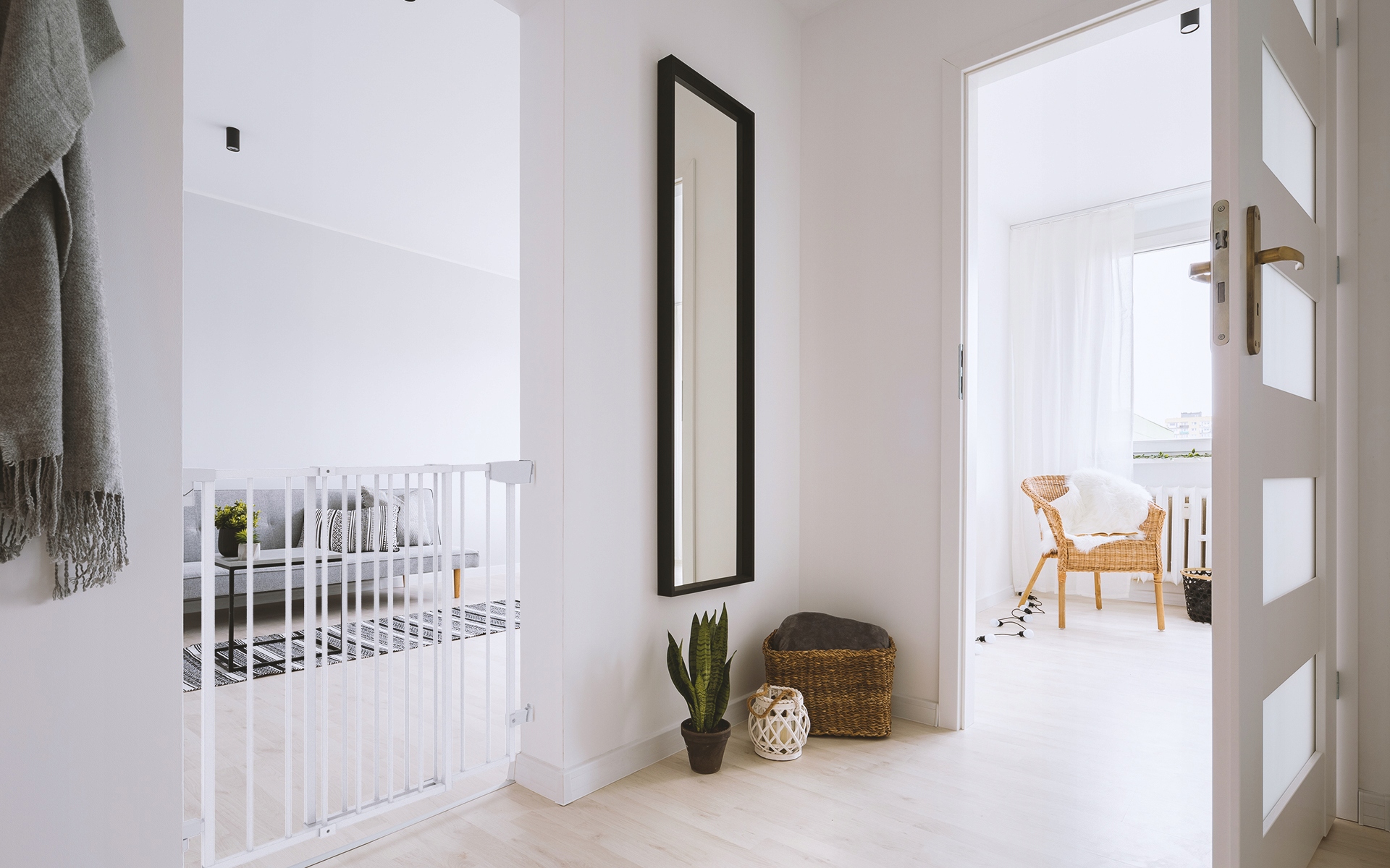 Barierka ZABEZPIECZAJĄCA Tulano Biała Na SCHODY I DO DRZWI 70–104 cm Kolor biały