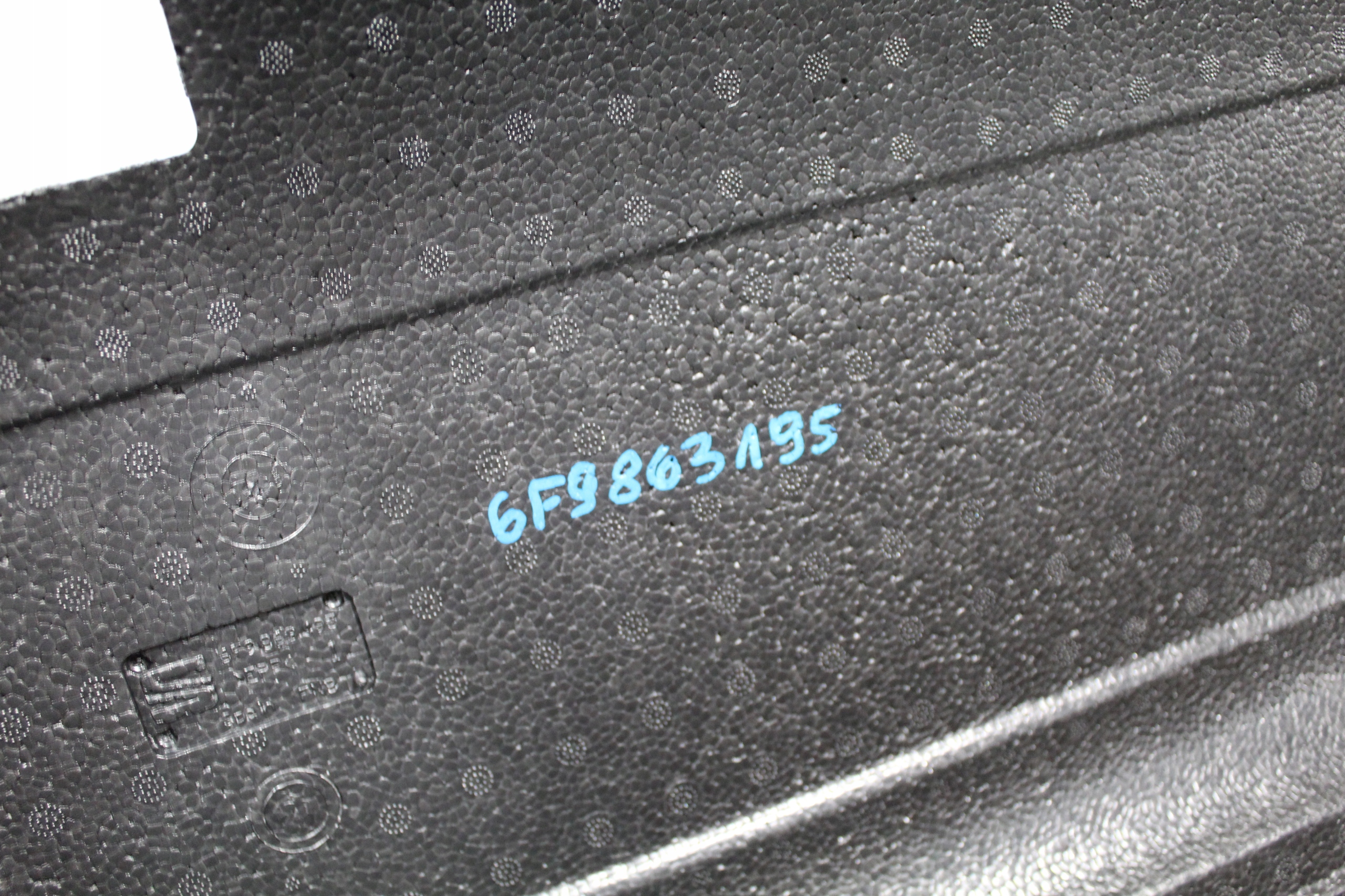 polystirene boot SEAT ARONA 6F9 6F9863495