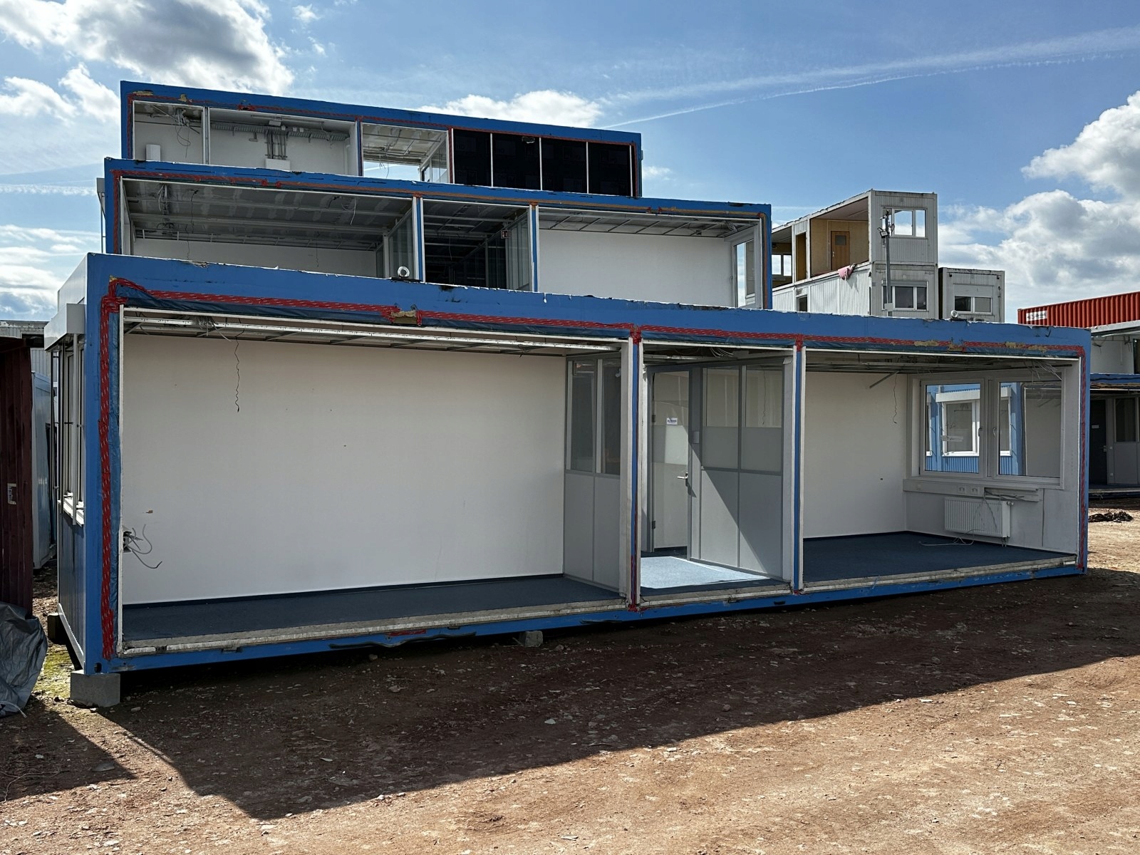 KONTENER BIUROWY SOCJALNY MIESZKALNY RZESTRONNE POKOJE + KORYTARZ - 37 m2