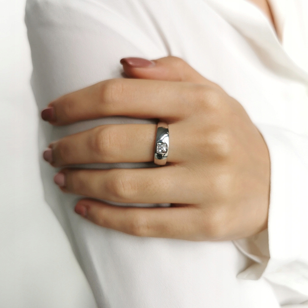 

Pierścionek srebrny z cyrkonią 15 Sadva