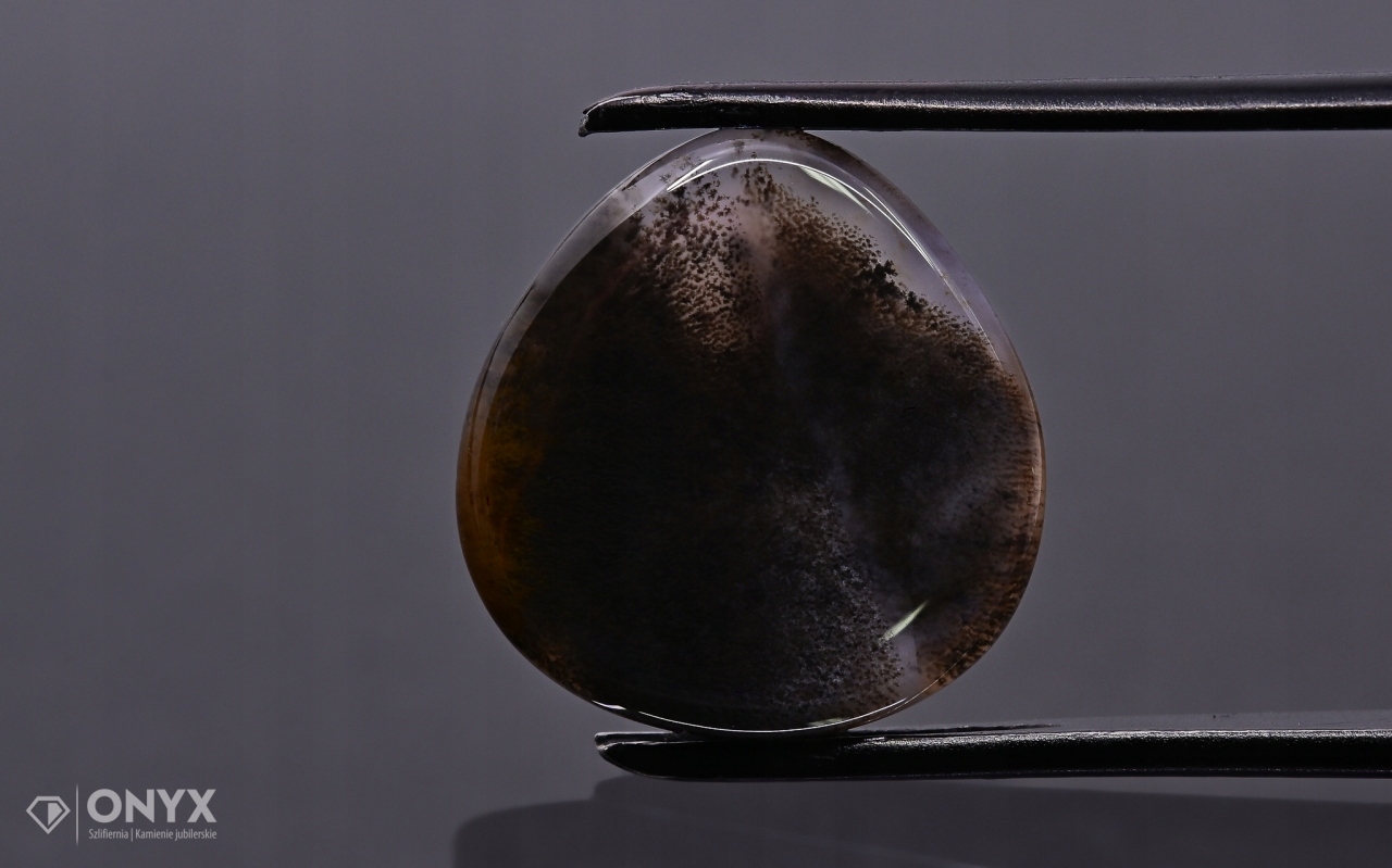 Dendritový achát z Kazachstánu mělký slzný 17,5x17