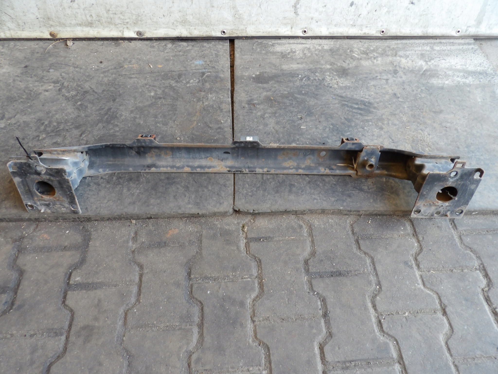 bumper support front Peugeot 1007 1,4HDI 412393B4