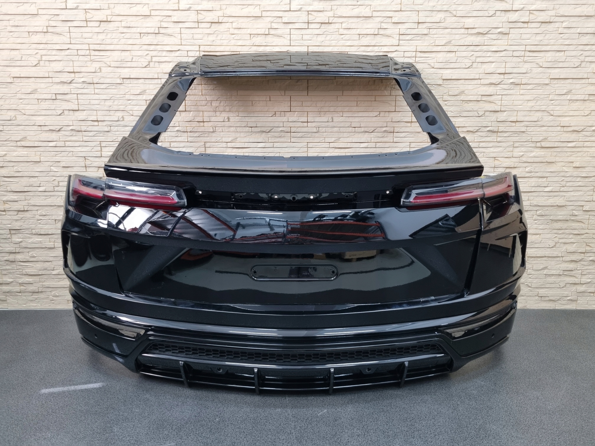 LAMBORGHINI URUS PAKIET TYŁ TYLNI KLAPA ZDERZAK