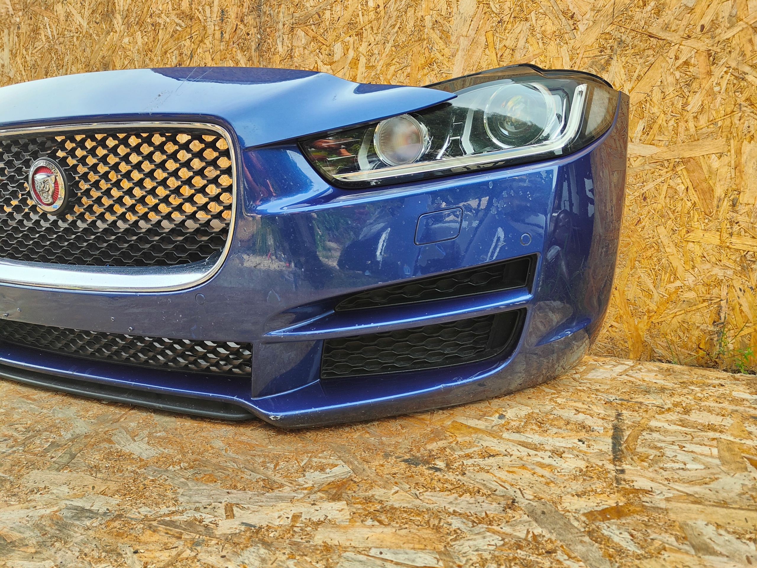 complete front JAGUAR XE X760 bonnet BLOTNI bumper light lights