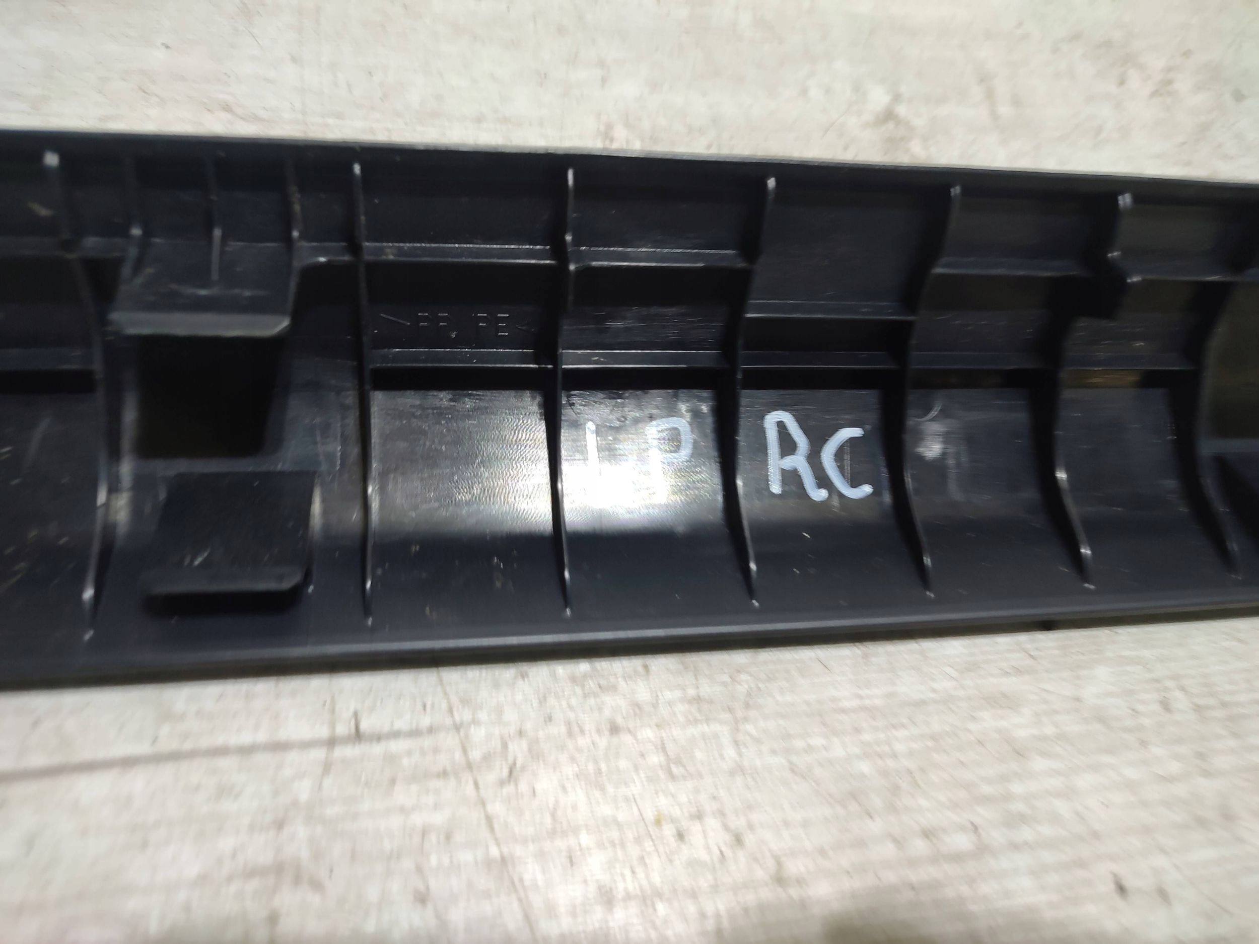 Lexus RC 2019 left side moulding threshold front