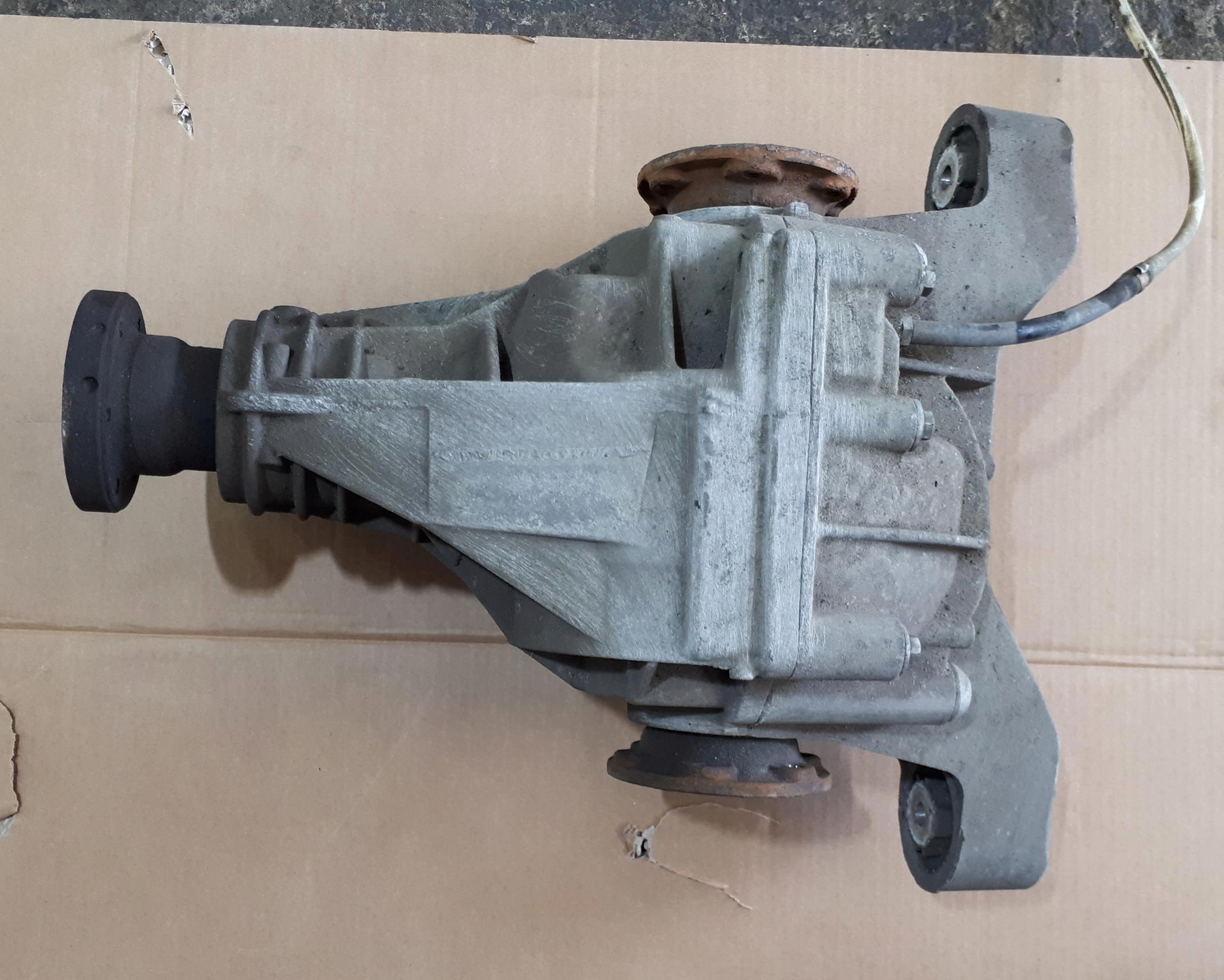 TOUAREG 7L Q7 MOST DYFER TYŁ 4460310018 #