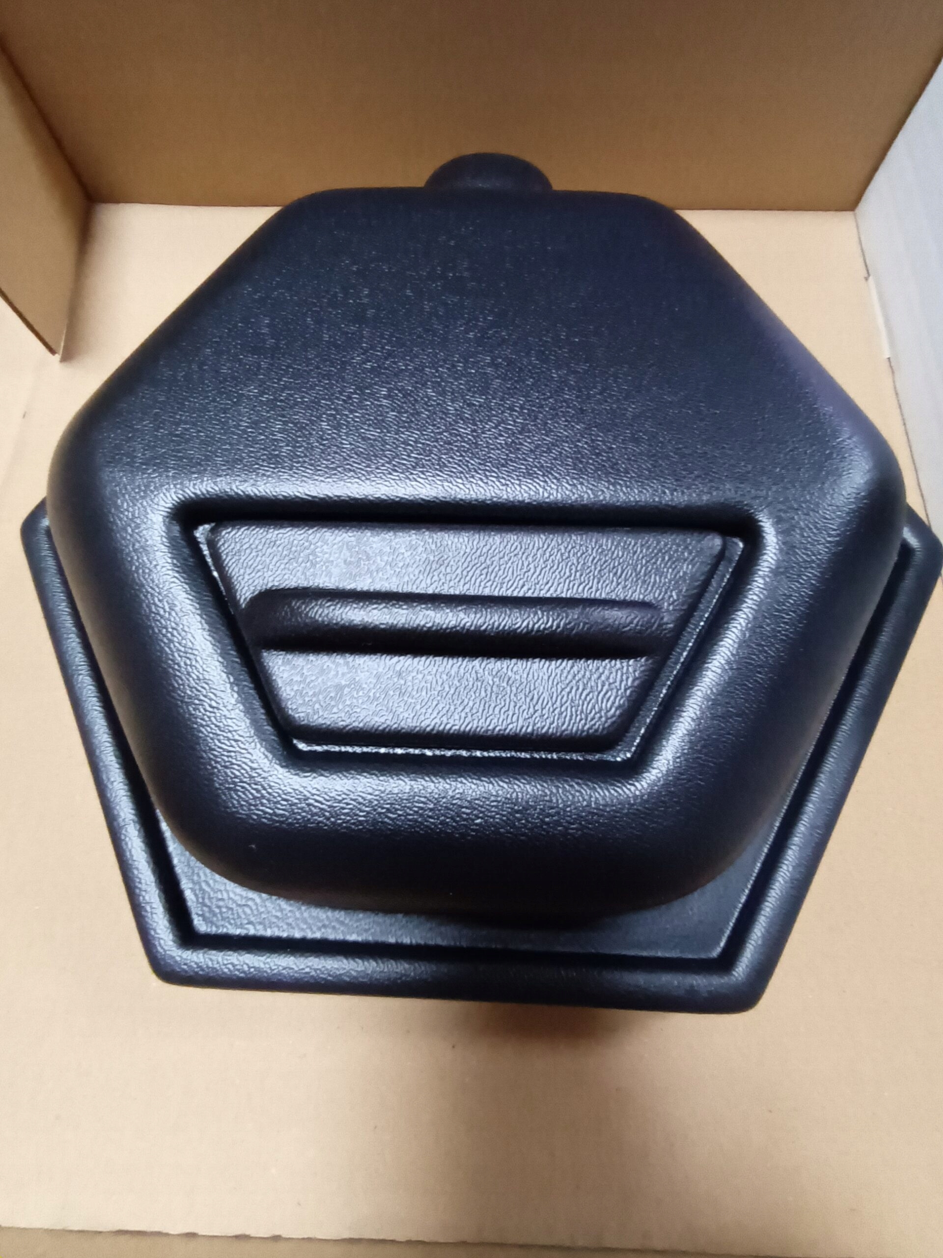 Levně Diversa Kryt 29x29 6-úhelník led barva