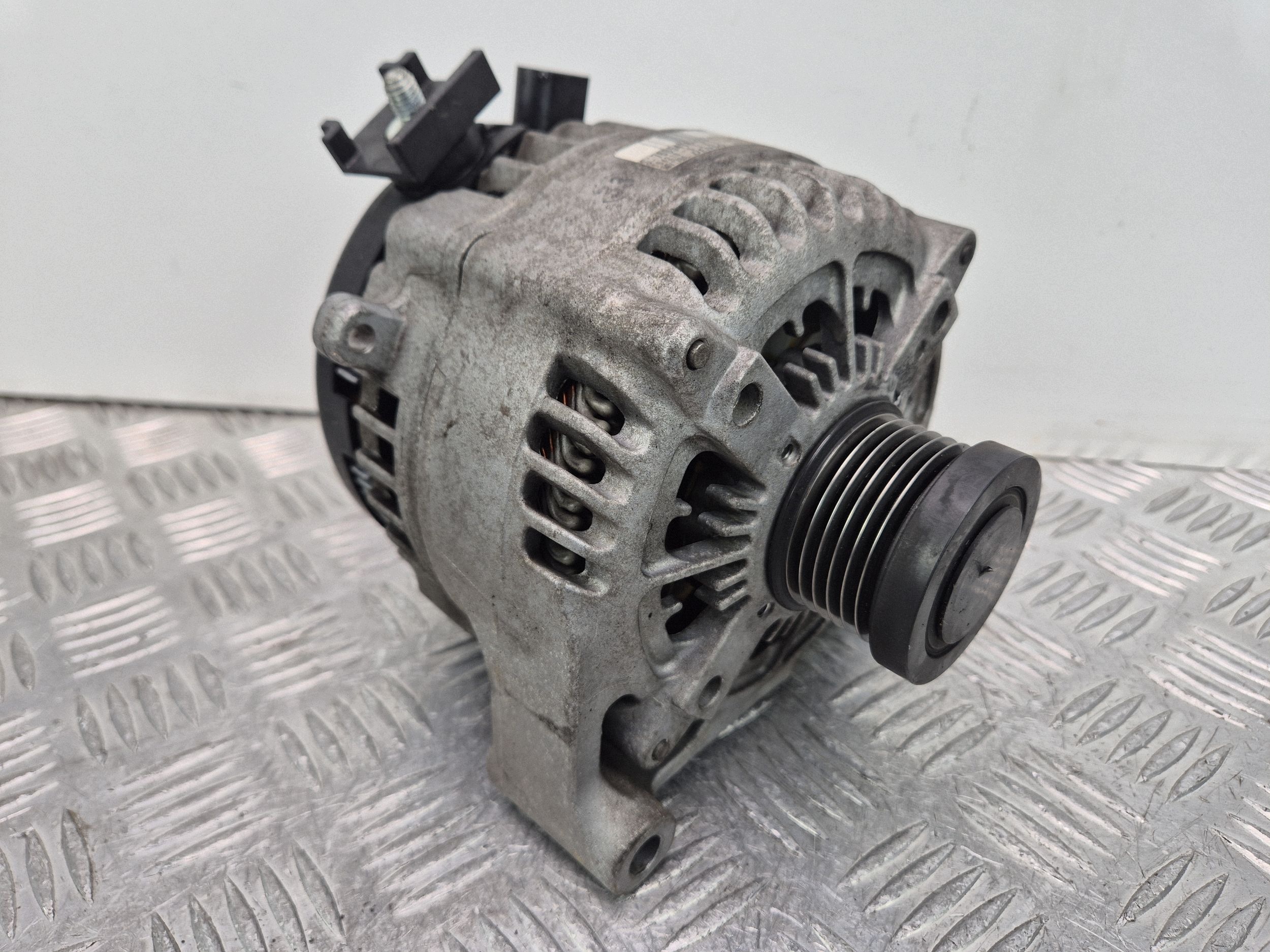 BMW X1 E84 20i alternatore 7605478 N20B20A