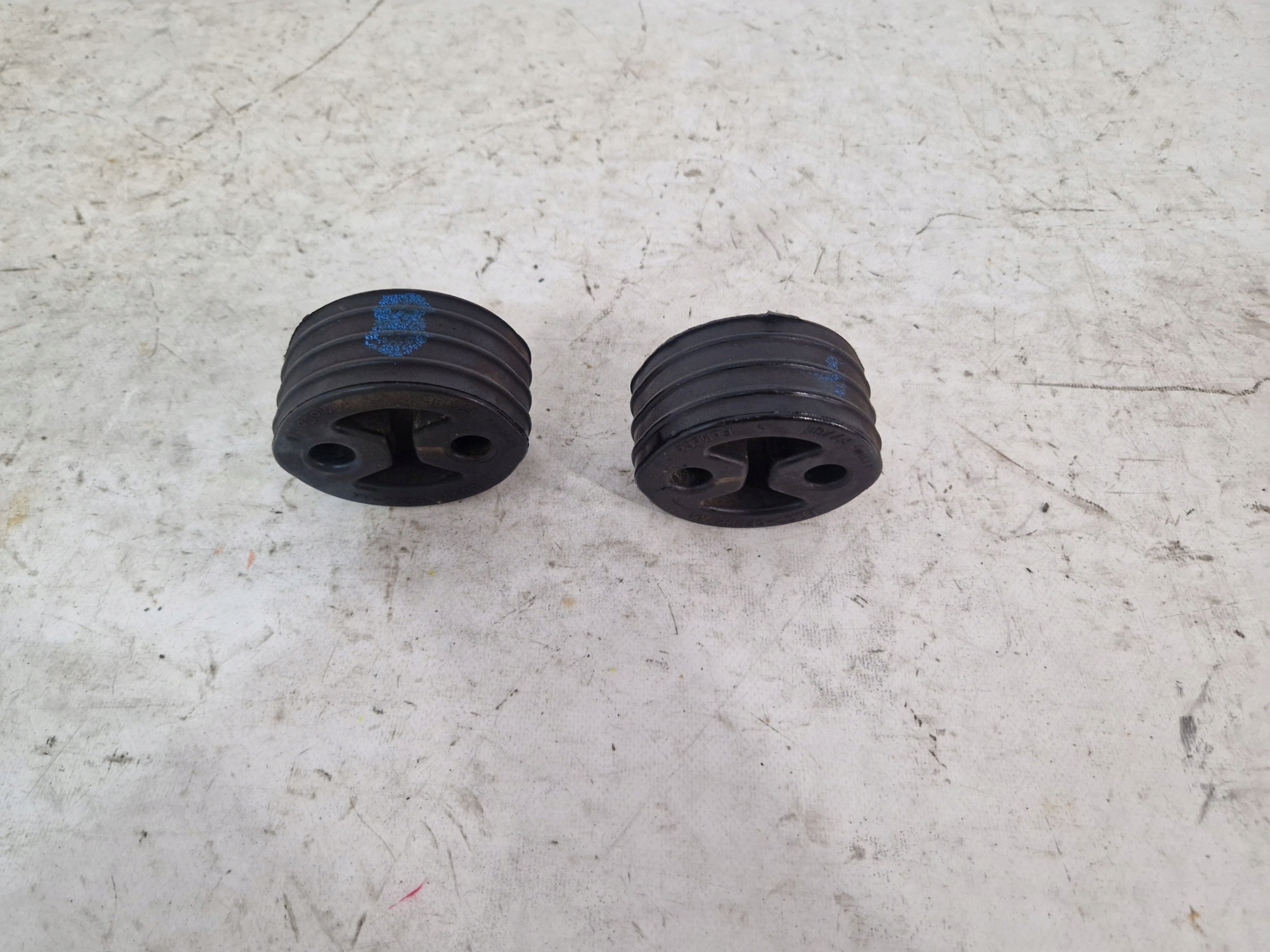 FORD EXPLORER VI 2020- Support Pneus TLUMIKA BB53-5F262-AA