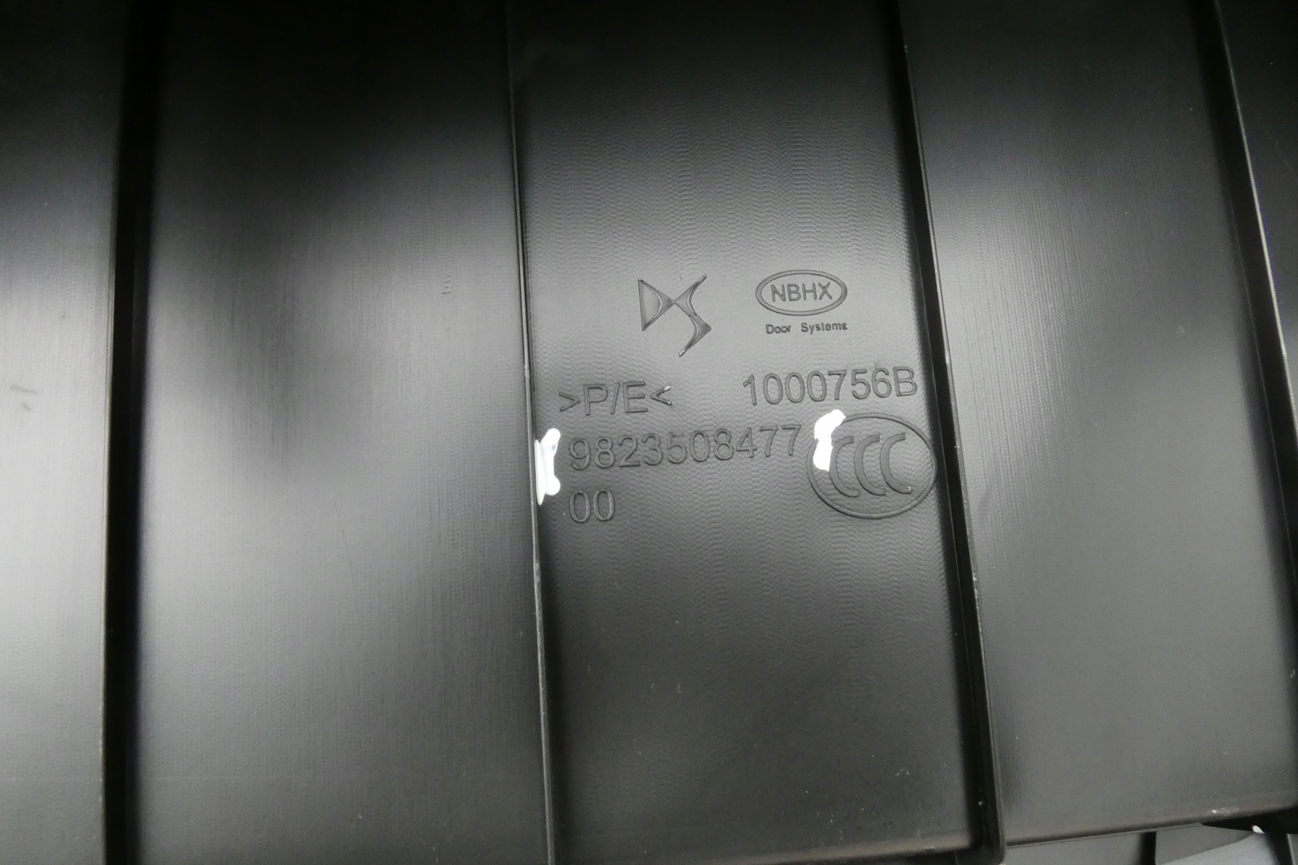 Citroen DS9 cover NAKLADA boot 9823508477 20r. *
