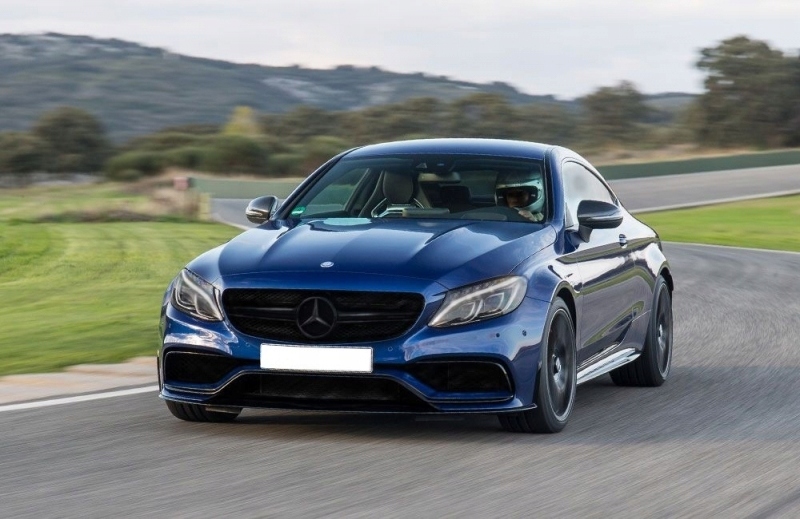 GRILL PANAMERICANA MERCEDES C W205 (14-18) C63 Kolor czarny