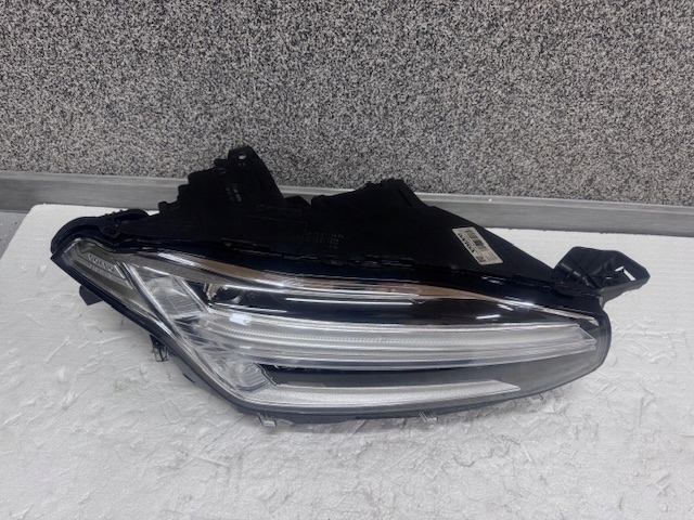 light right Volvo XC90 II Full Led Active High Beam Przedlift 2017 3 moduly