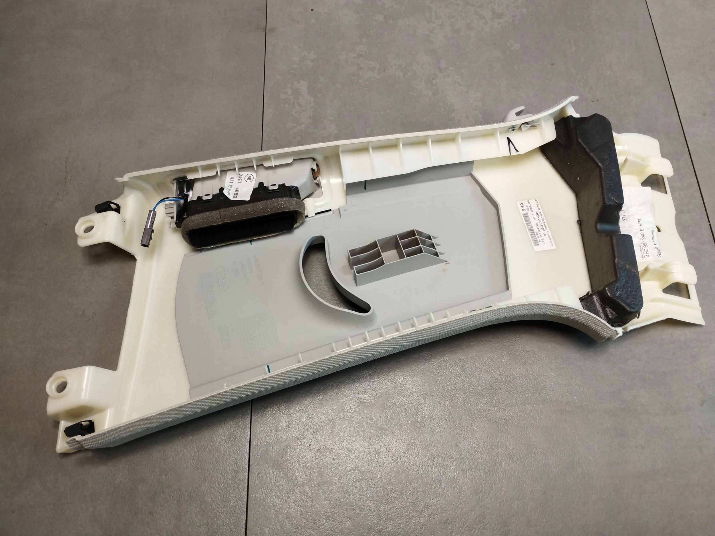 Audi A8 S8 D4 4H cover pillar right 4H0867240B
