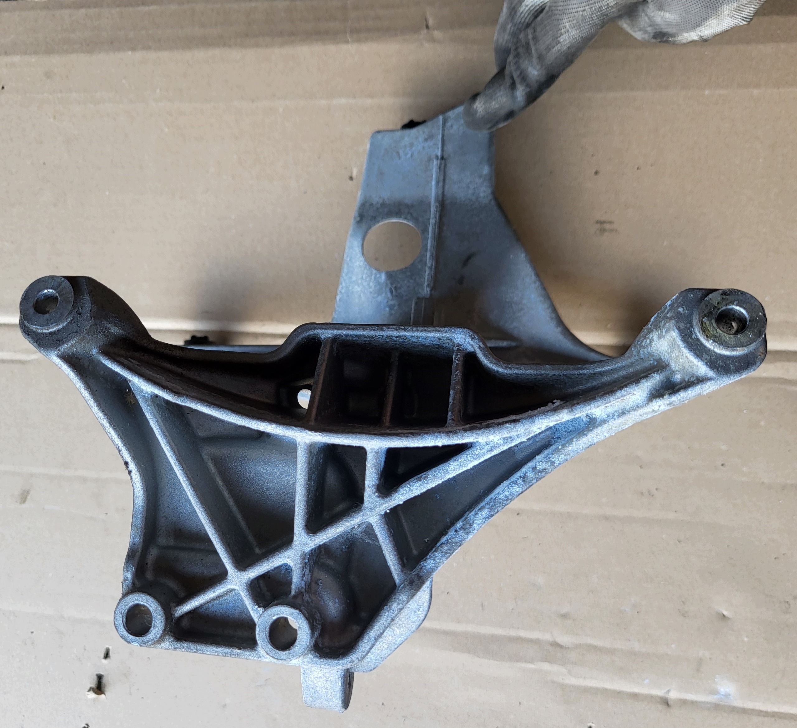 Support Support plaque Console Intercooler MERCEDES C-KL W205 CGI A2740981439 OE