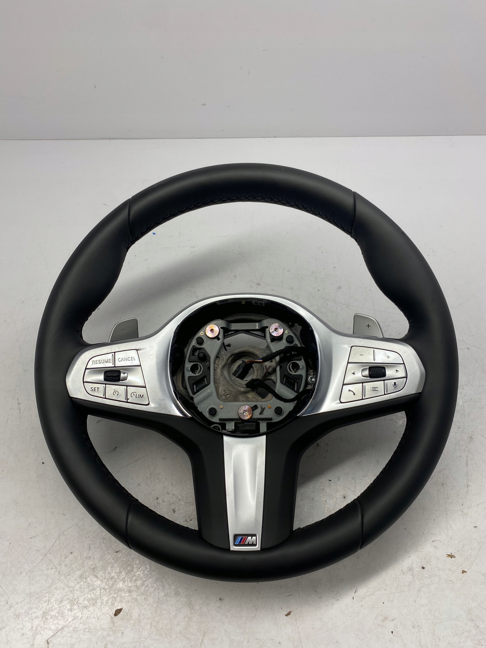 BMW 7 G11 G12 volant s řazením
