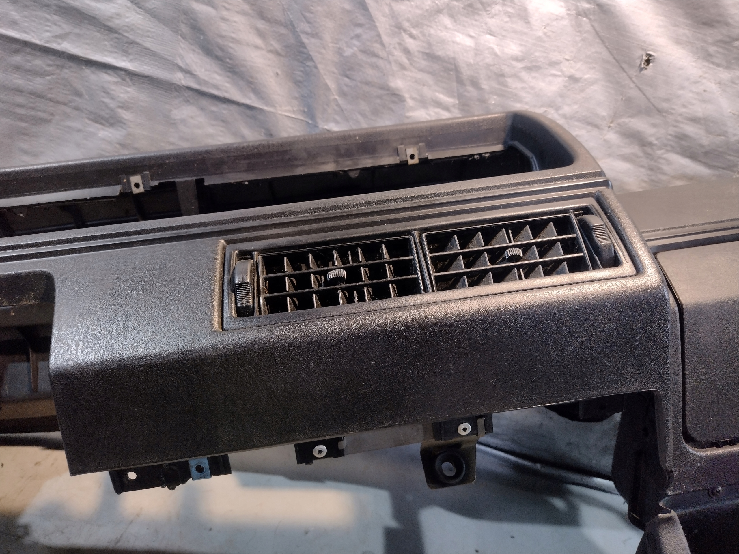 dashboard instrument panel Volkswagen Golf II 2