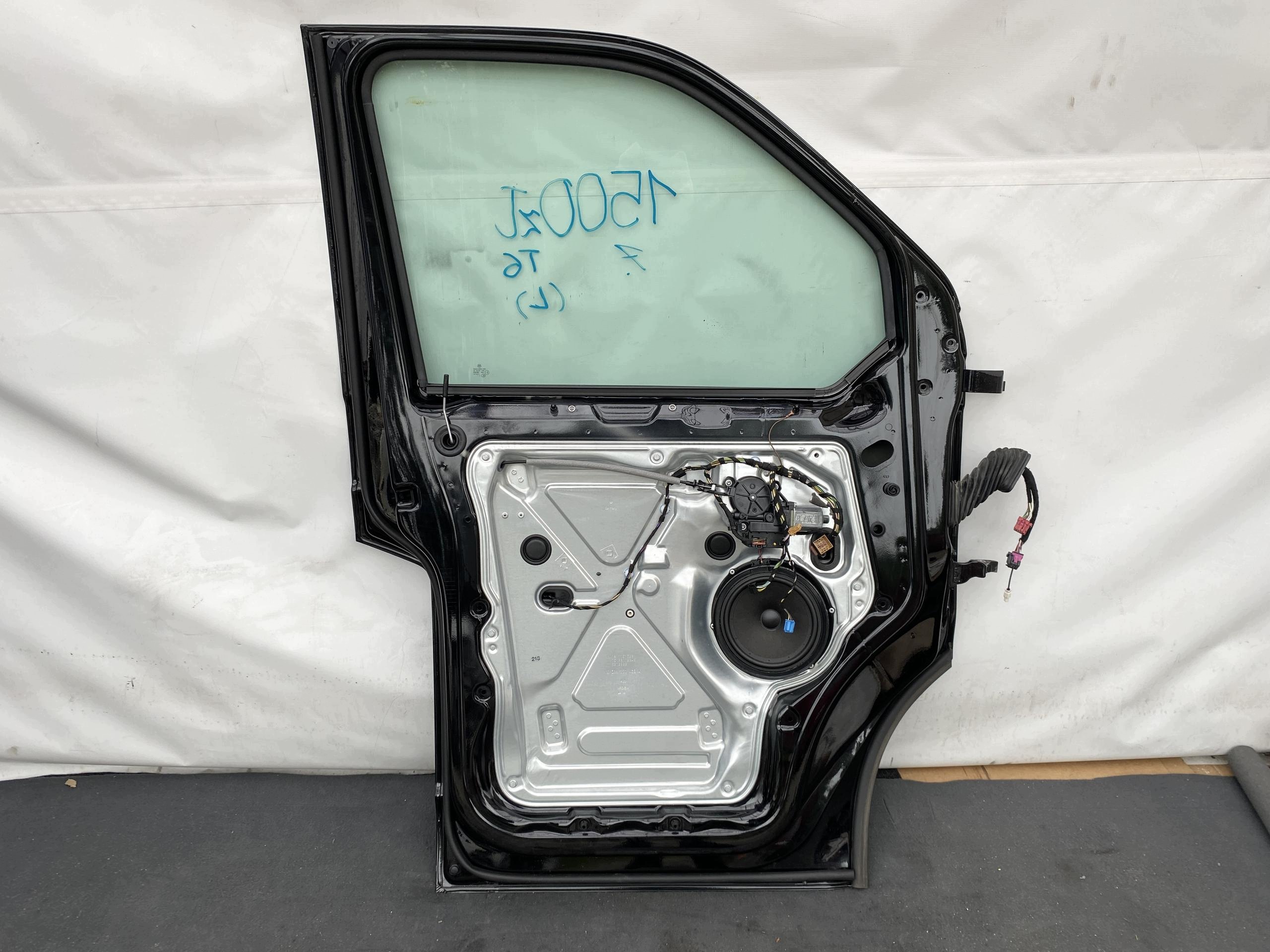 VW TRANSPORTER T6 15- door front left black, left front 7E5831055E ORYG
