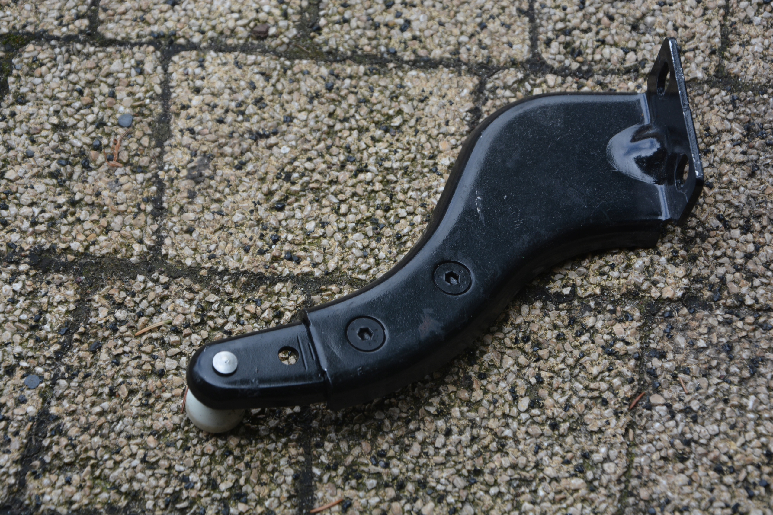 ROLKA DRZWI PRZESUWNYCH VW CADDY 4 IV 2K0843436B