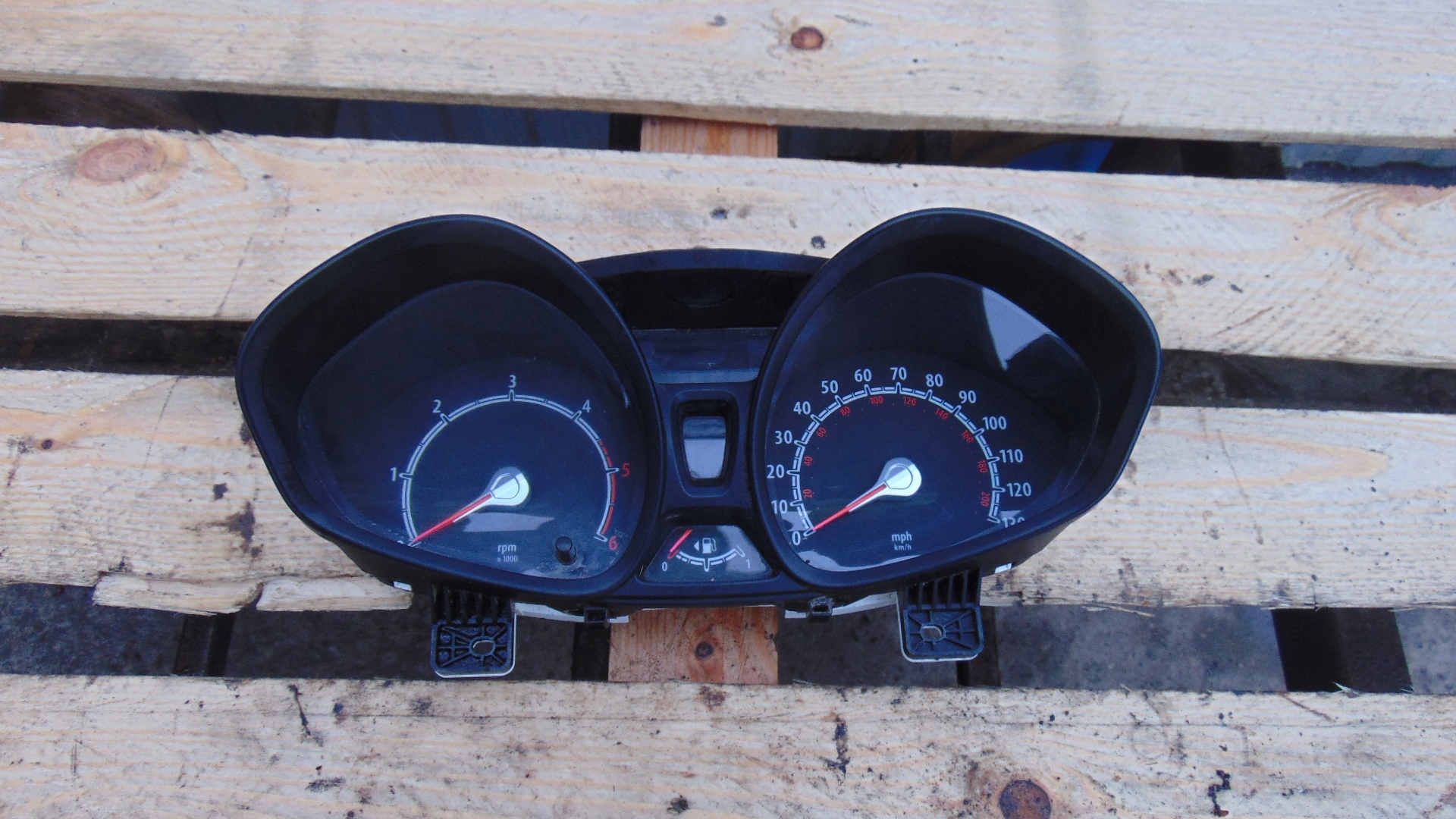 спидометр FORD Fiesta MK7 8A6T-10849-DD